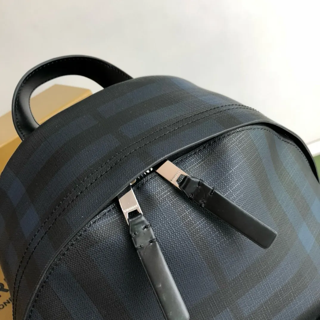 牛皮 本品轻松满足多样需求 是通勤造型的理想单品 双肩包 实用双肩款