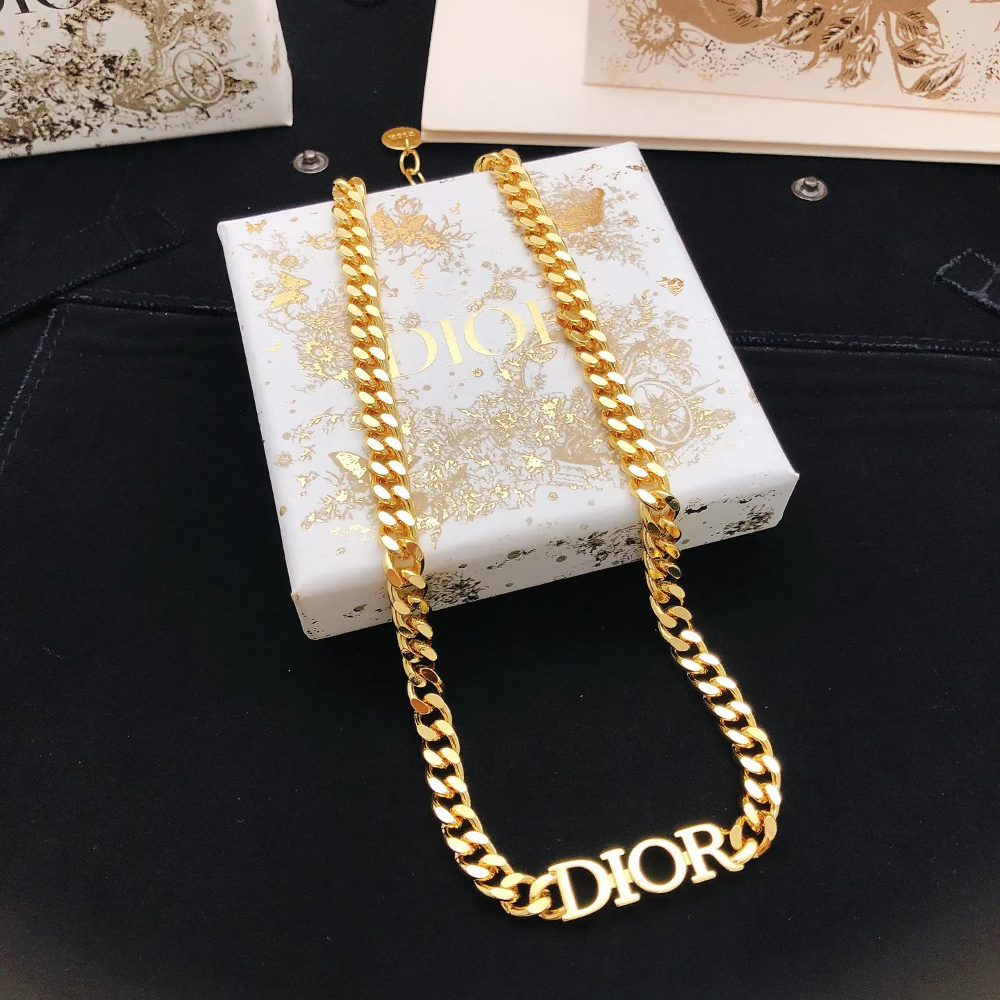 Dior 金色吊墜項鏈 礼盒