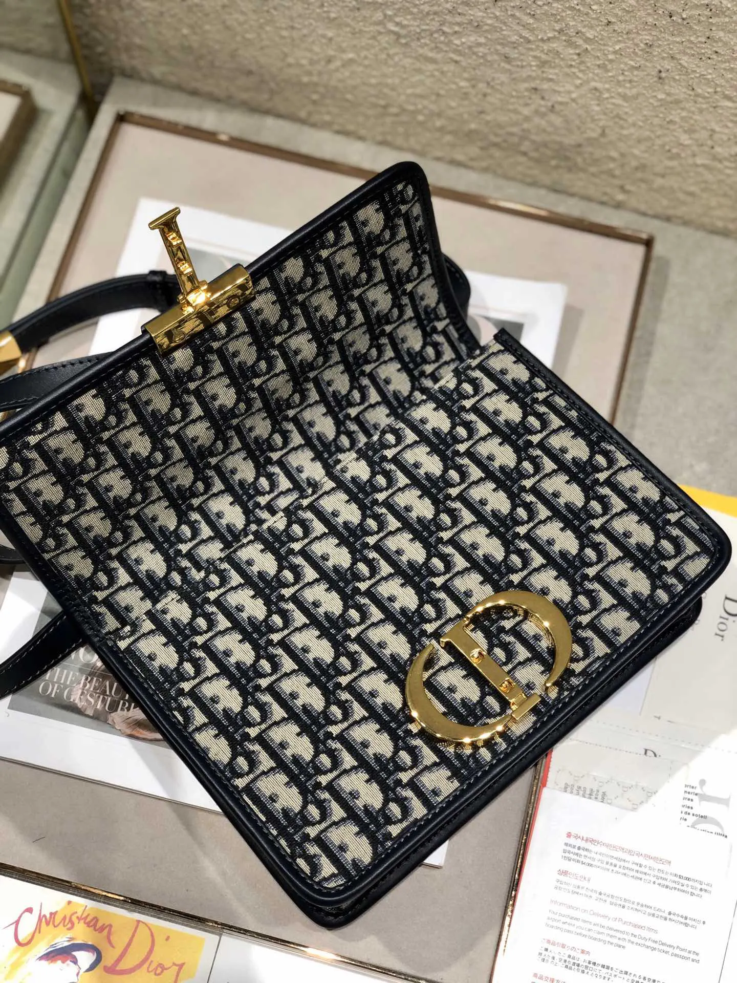 Dior 30 Montaigne 皮革 手拿包