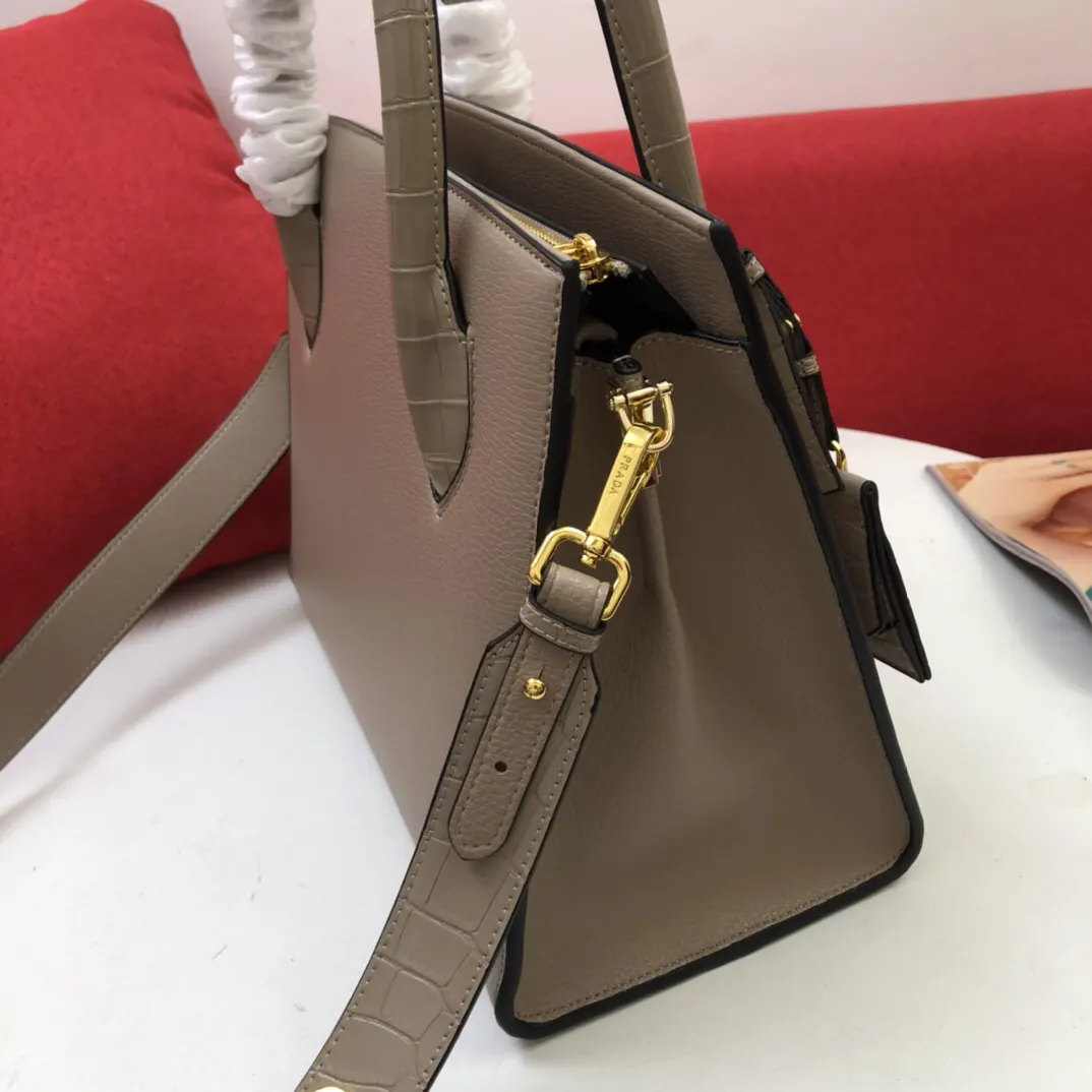 PRADA 鳄鱼皮 牛皮 手提包 日常通勤款