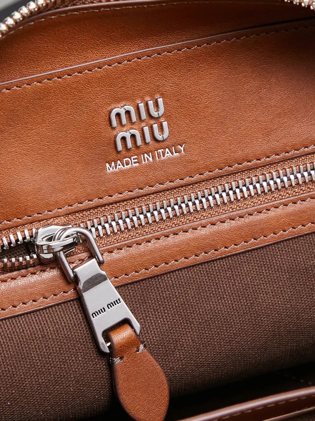Miu 羊皮 手提包 通勤手提款