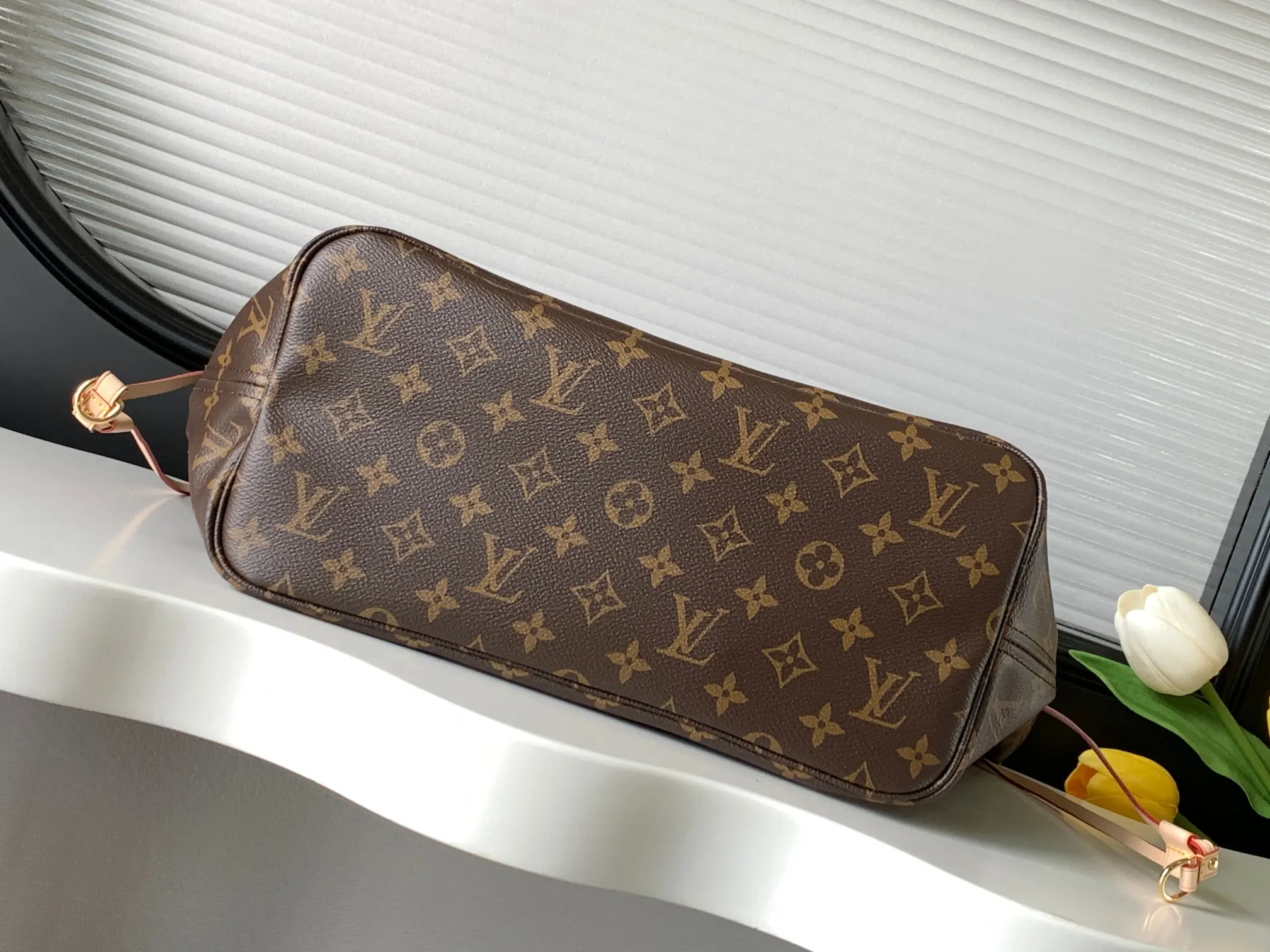 LV Neverfull 老花 金色 牛皮 手拿包 精致手拿款