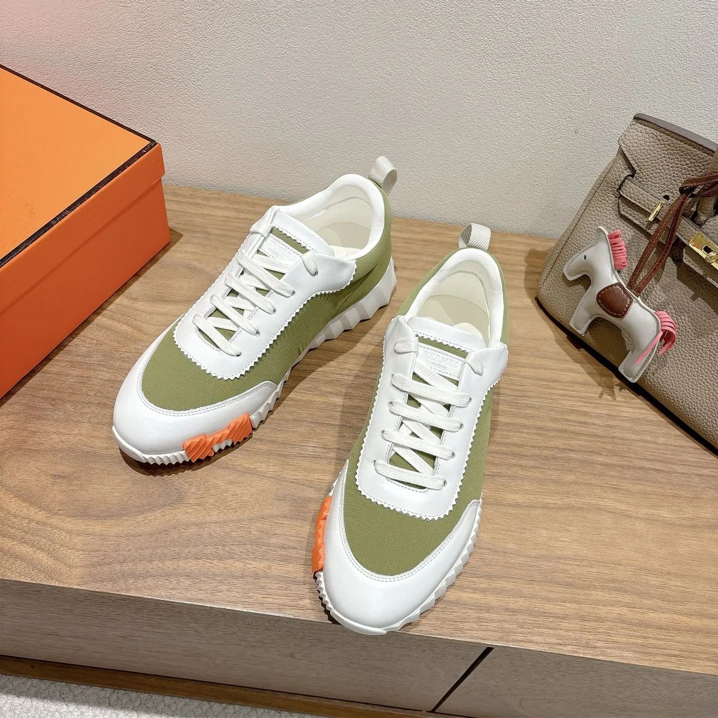 Hermès SS 运动鞋(數字2) Hermès SS 运动鞋(數字2)