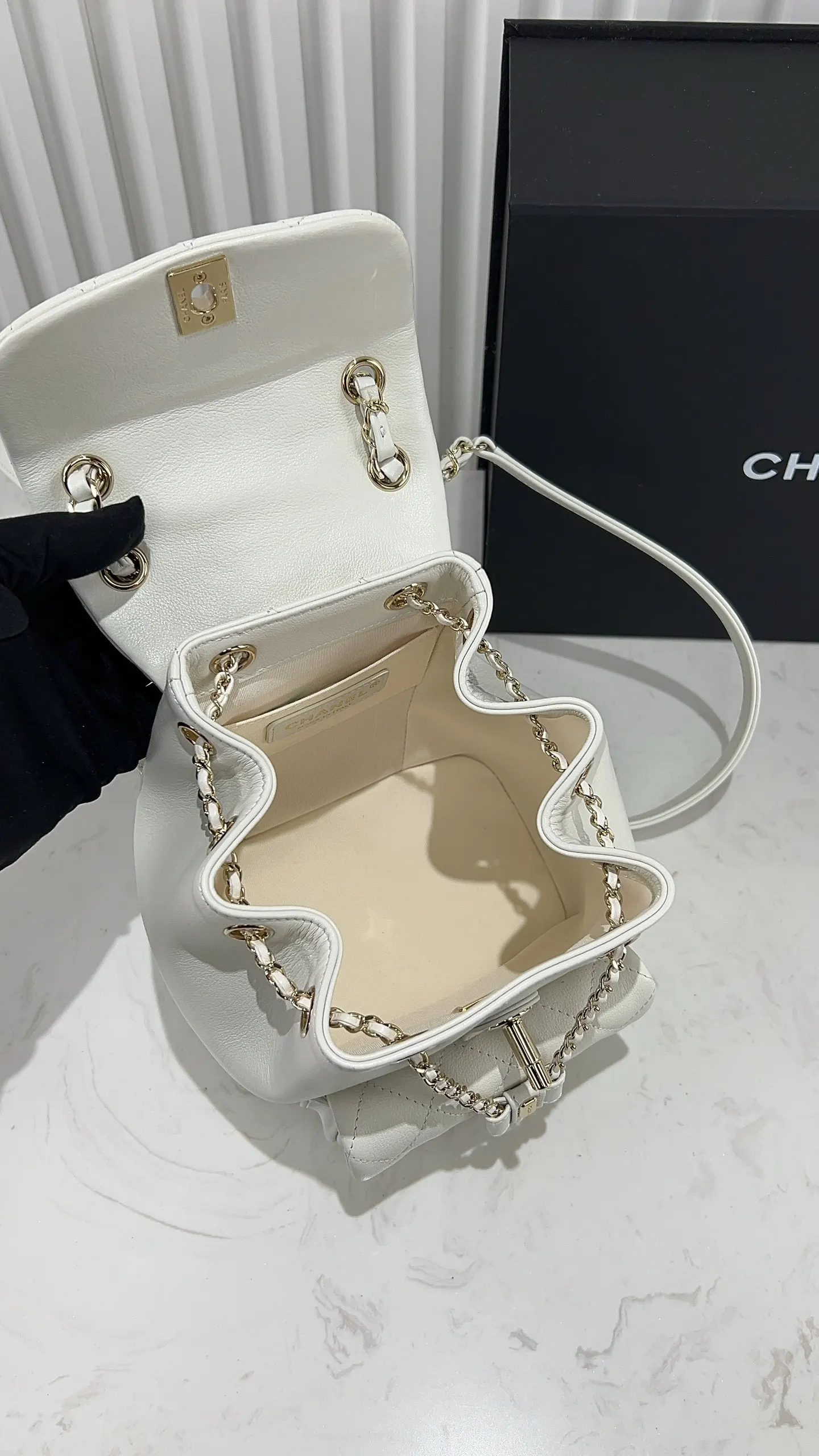 CHANEL 白色 小牛皮 雙肩包 实用雙肩款