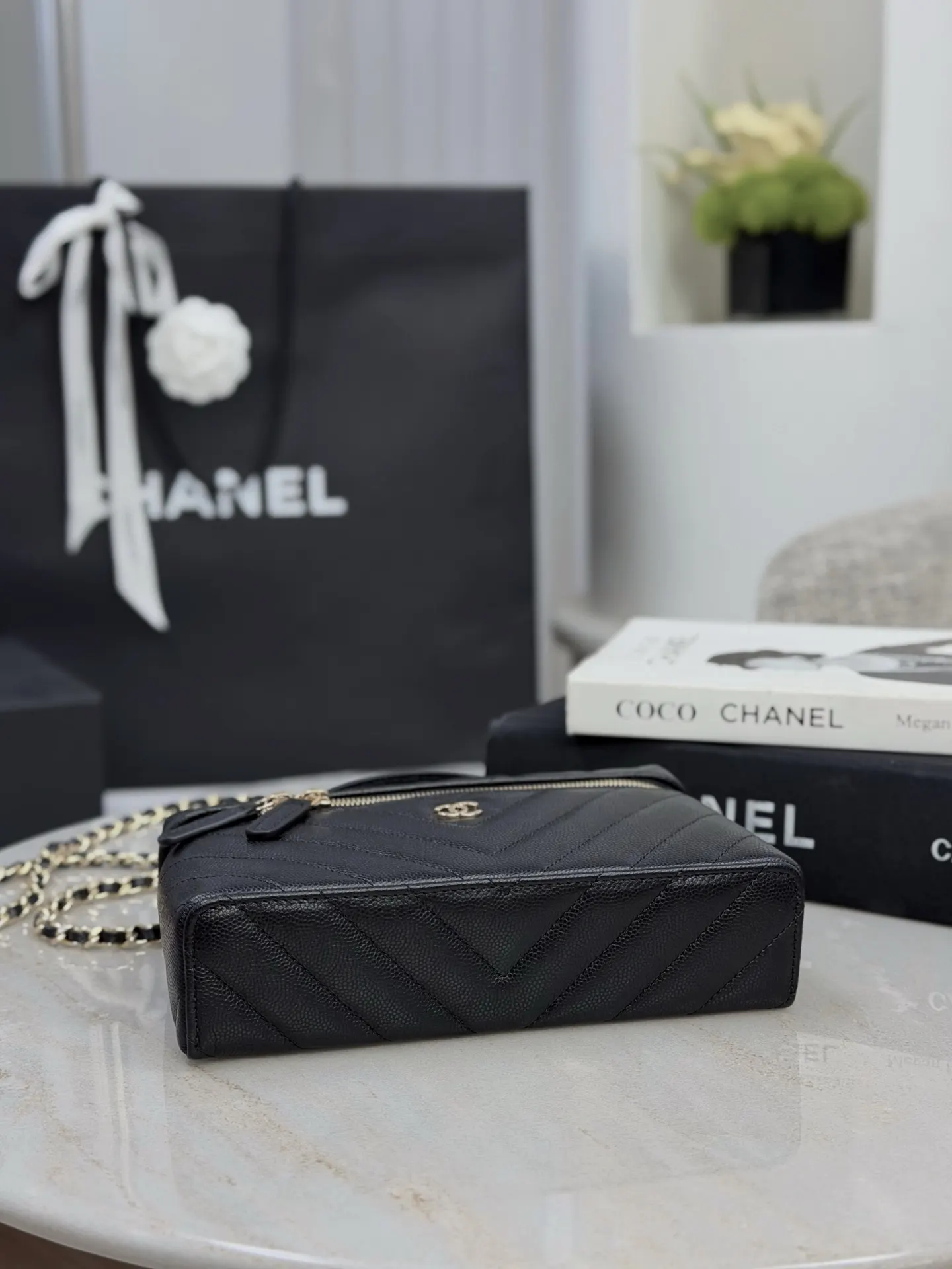 CHANEL 19 Bag 黑色荔枝纹牛皮链条包 单肩斜挎款