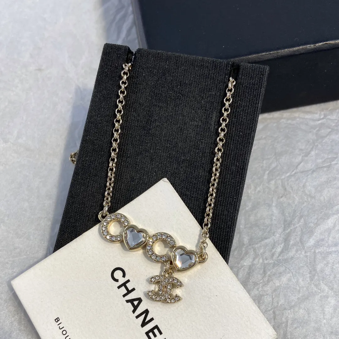 Chanel 爱心 水晶 项链 精致锁骨链