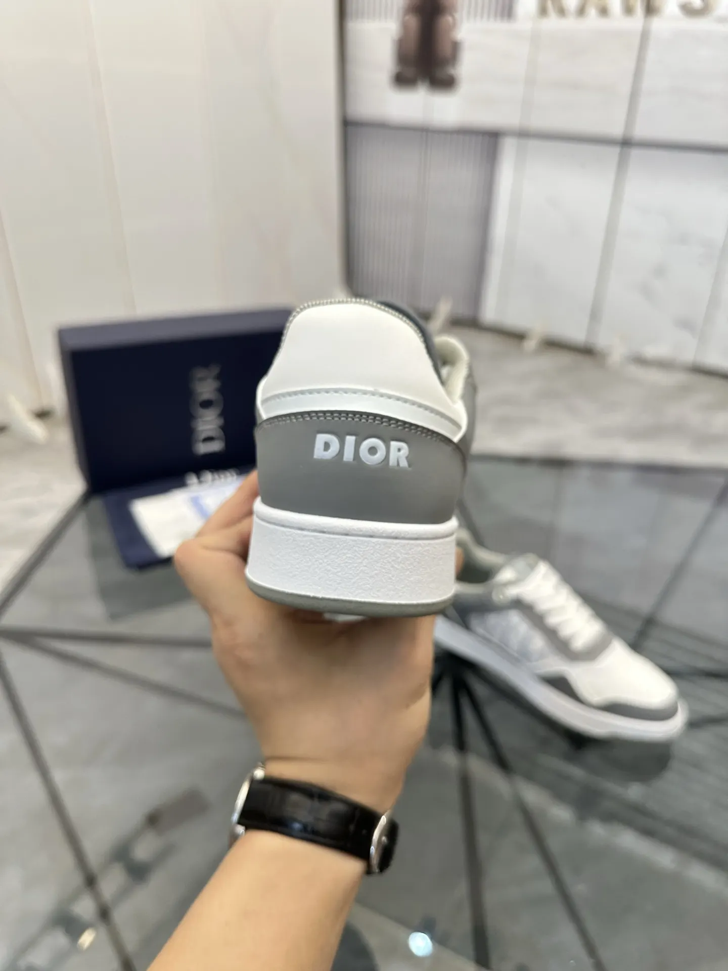 Dior 白灰拼色牛皮低帮运动鞋 休闲款