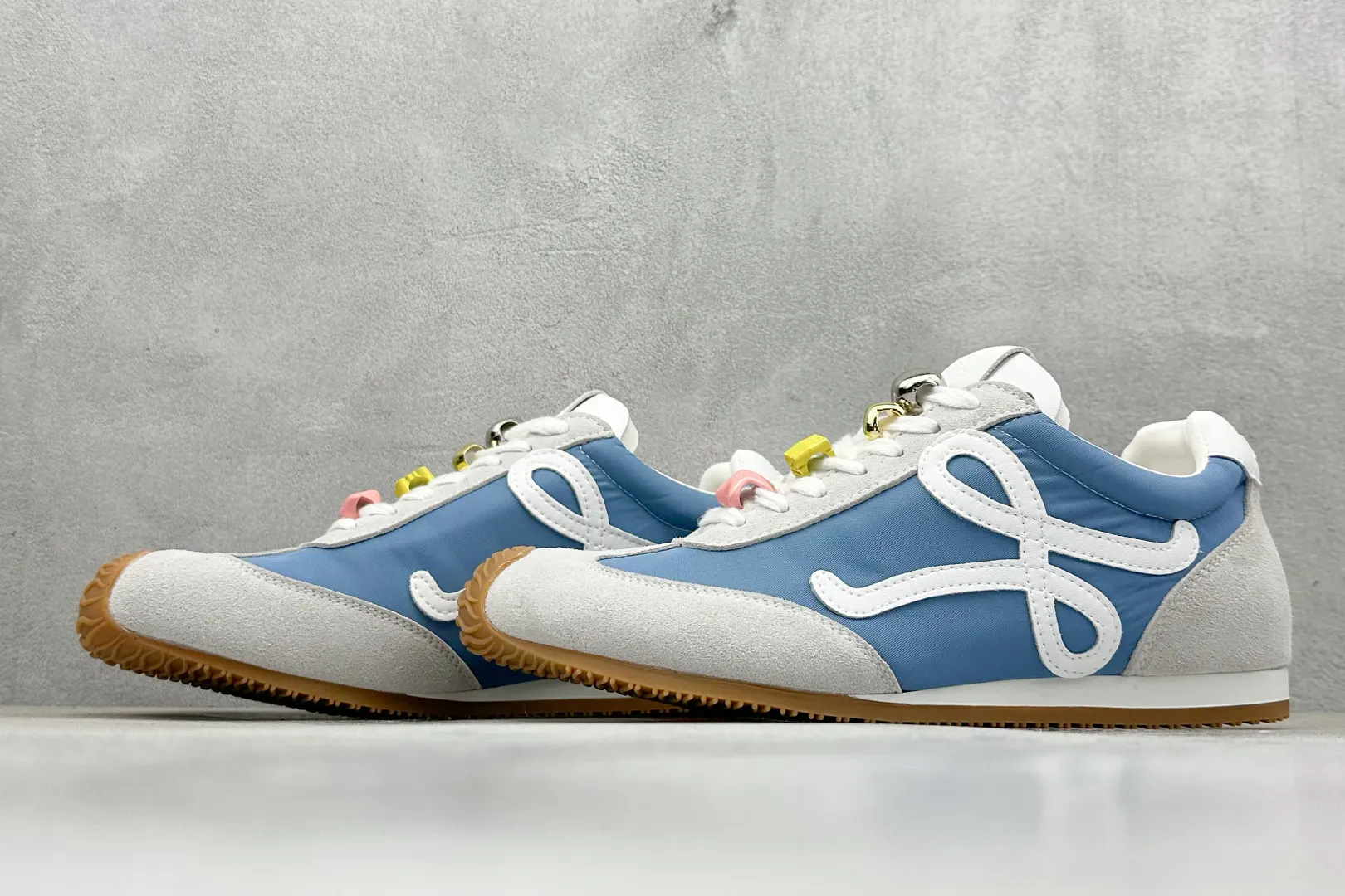 Loewe RUNNER SNEAKERS 平底鞋 通勤约会款