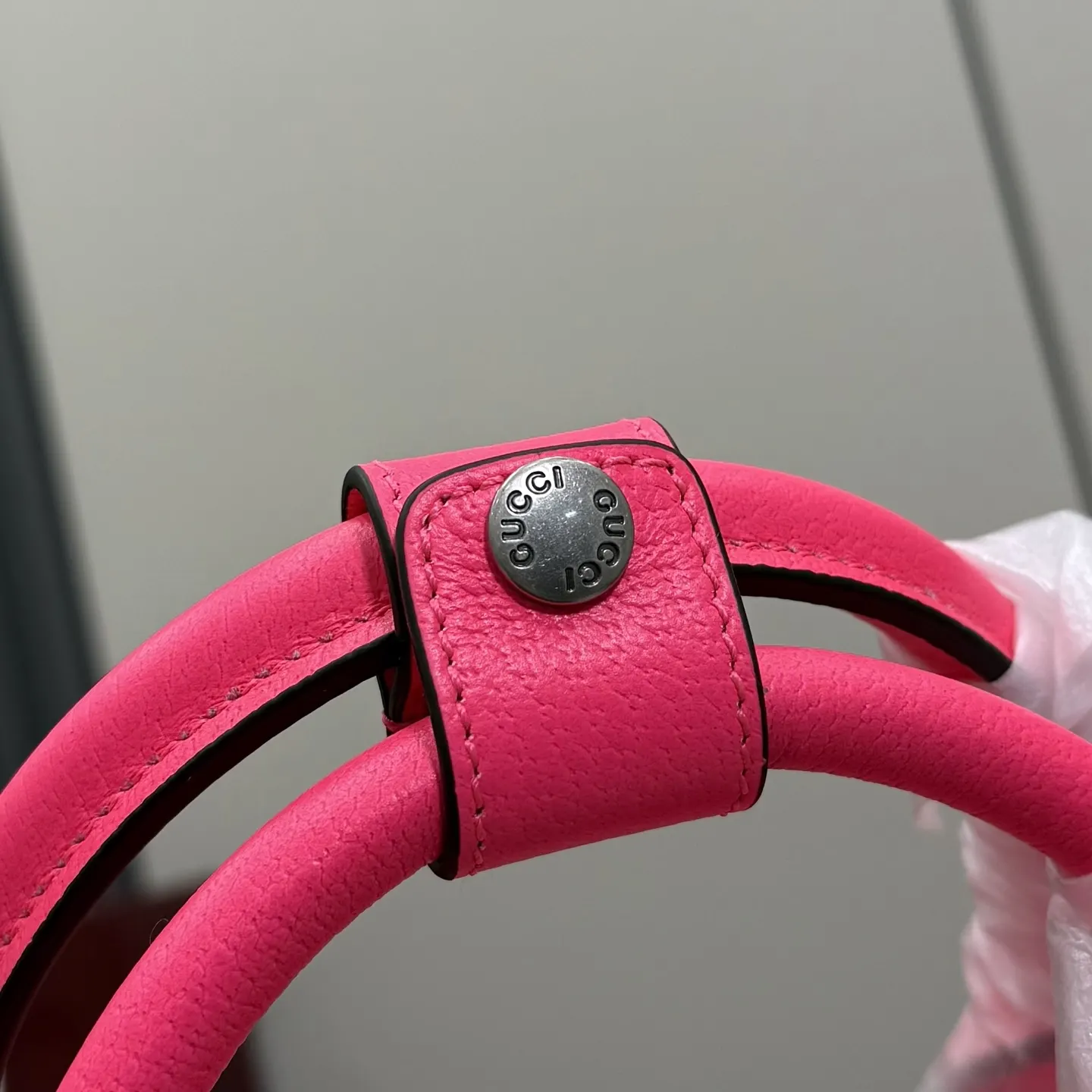 棕色 粉色 皮革 巧妙喷绘效果结合别致 色 以充盈的视觉张力焕新演绎经 旅行袋 大容量旅行款(數字9) 棕色 粉色 皮革 巧妙喷绘效果结合别致 色 以充盈的视觉张力焕新演绎经 旅行袋 大容量旅行款(數字9)