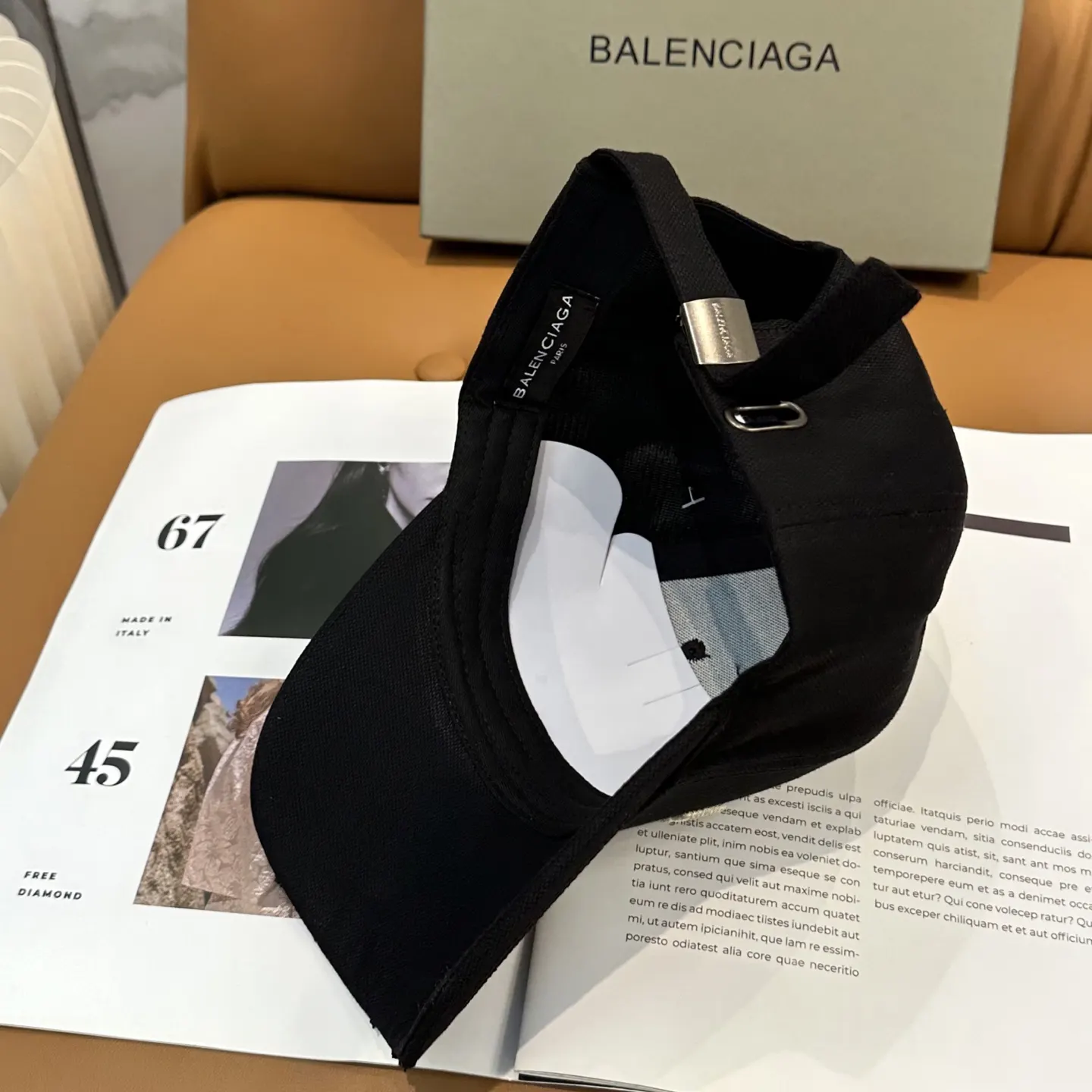 Balenciaga 棒球帽 精致搭配