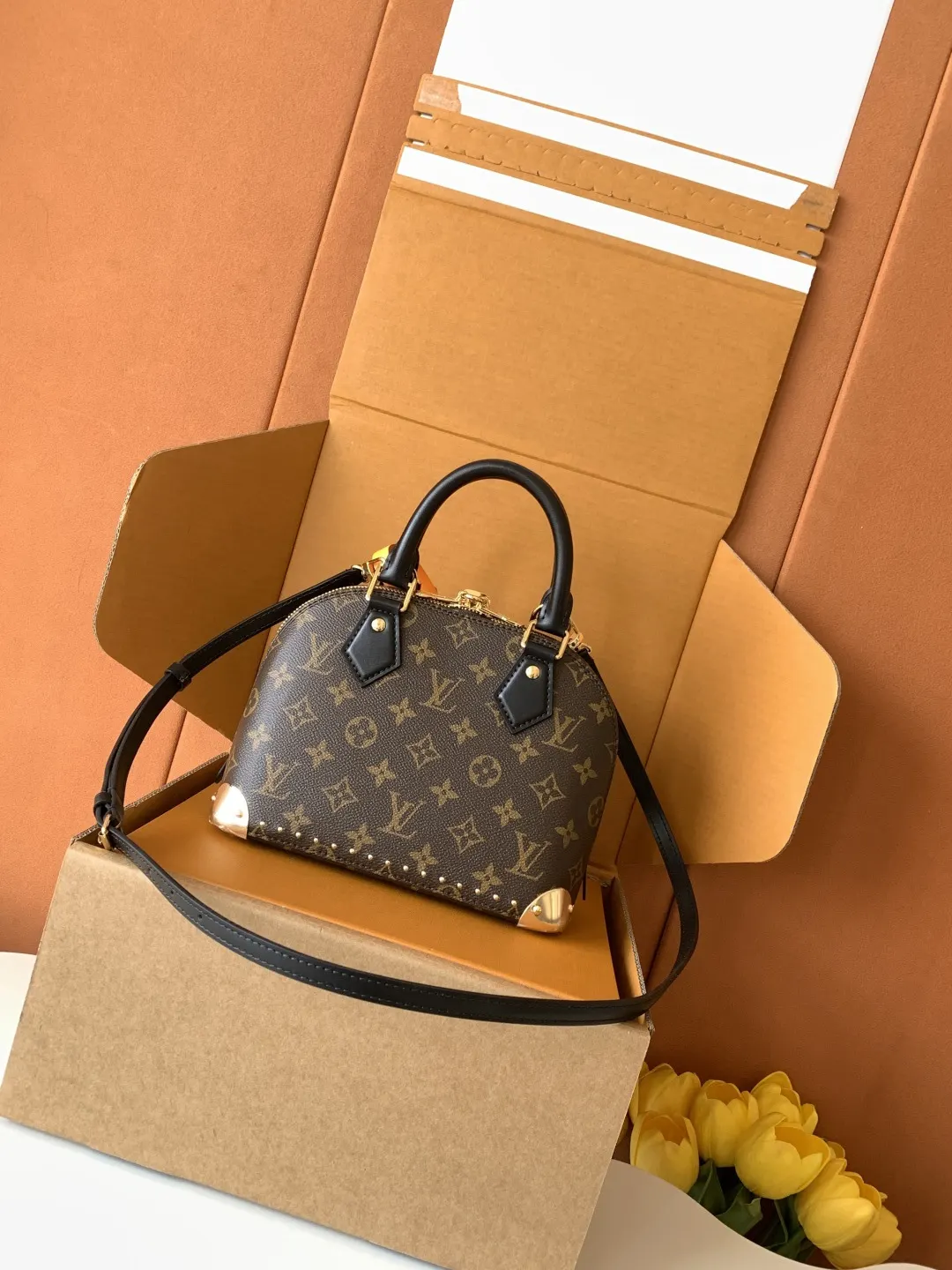 Chain Bag Leather