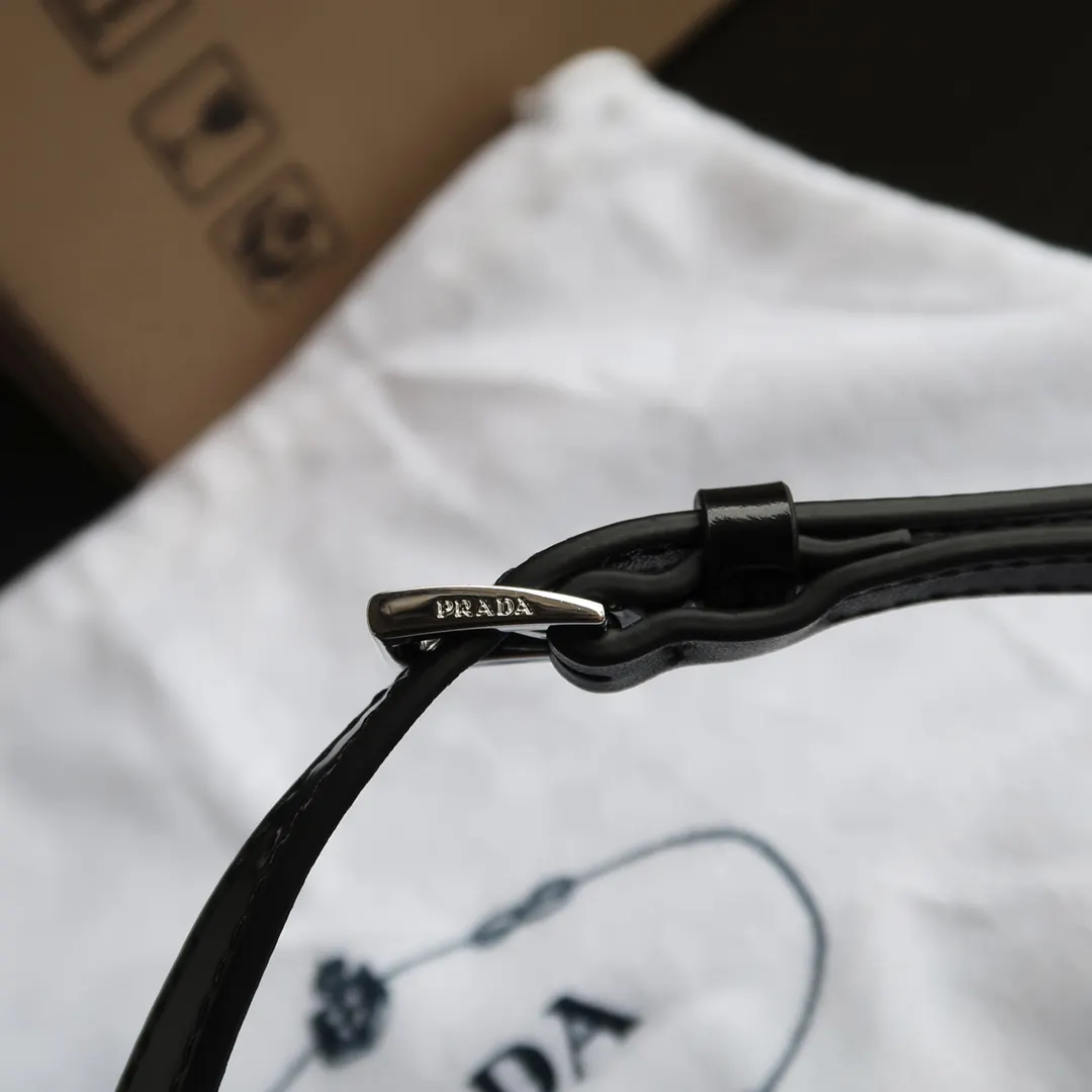 PRADA 1BC169 牛皮 腋下包 日常通勤款