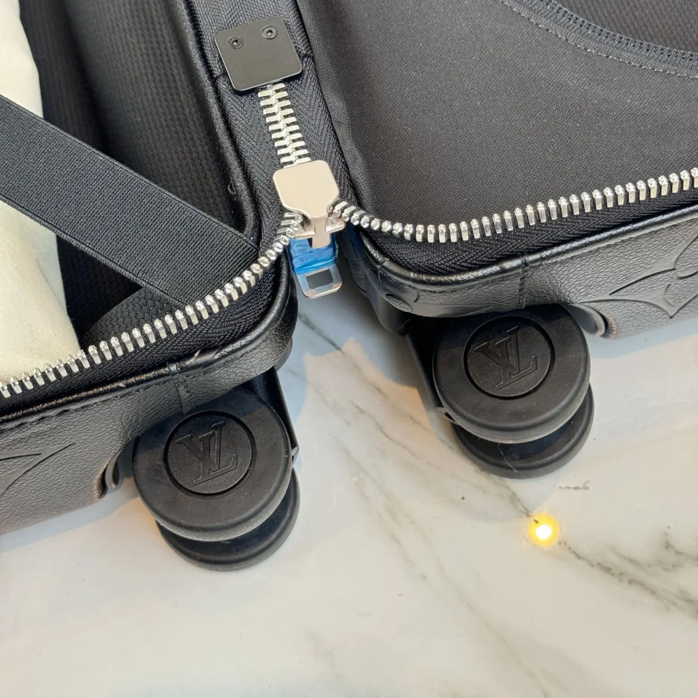 Louis Vuitton Black Monogram Suitcase Travel Lightweight Canvas Image 6 Louis Vuitton Black Monogram Suitcase Travel Lightweight Canvas Image 6