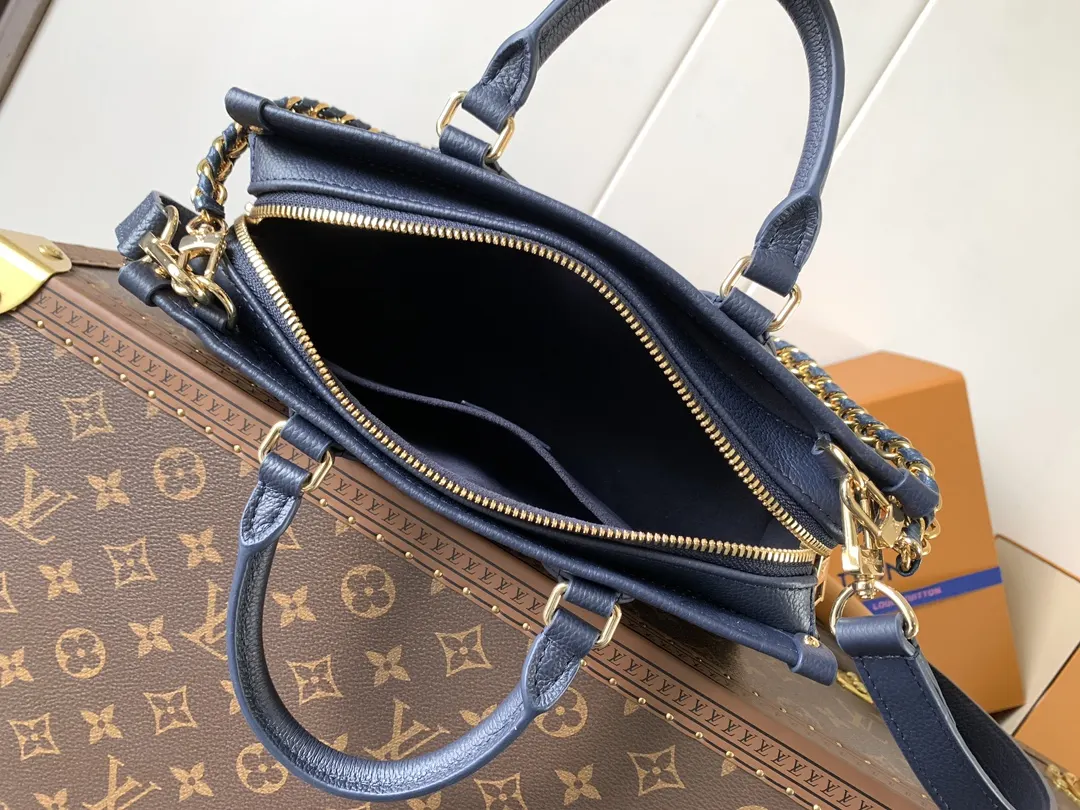 LV 黑色 米白 牛皮 收纳包 旅行收纳款
