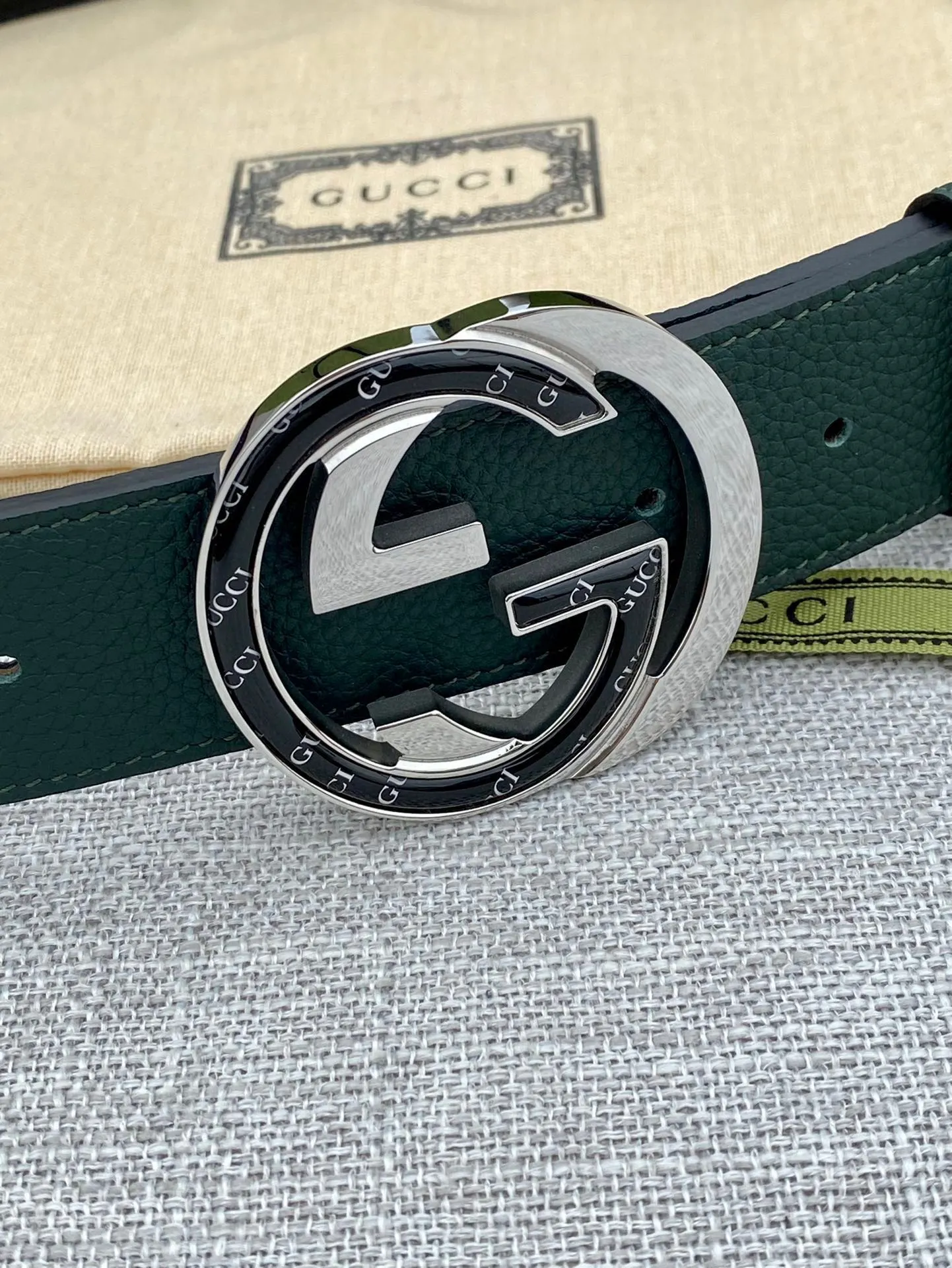Gucci Marmont 双G扣牛皮双面腰带