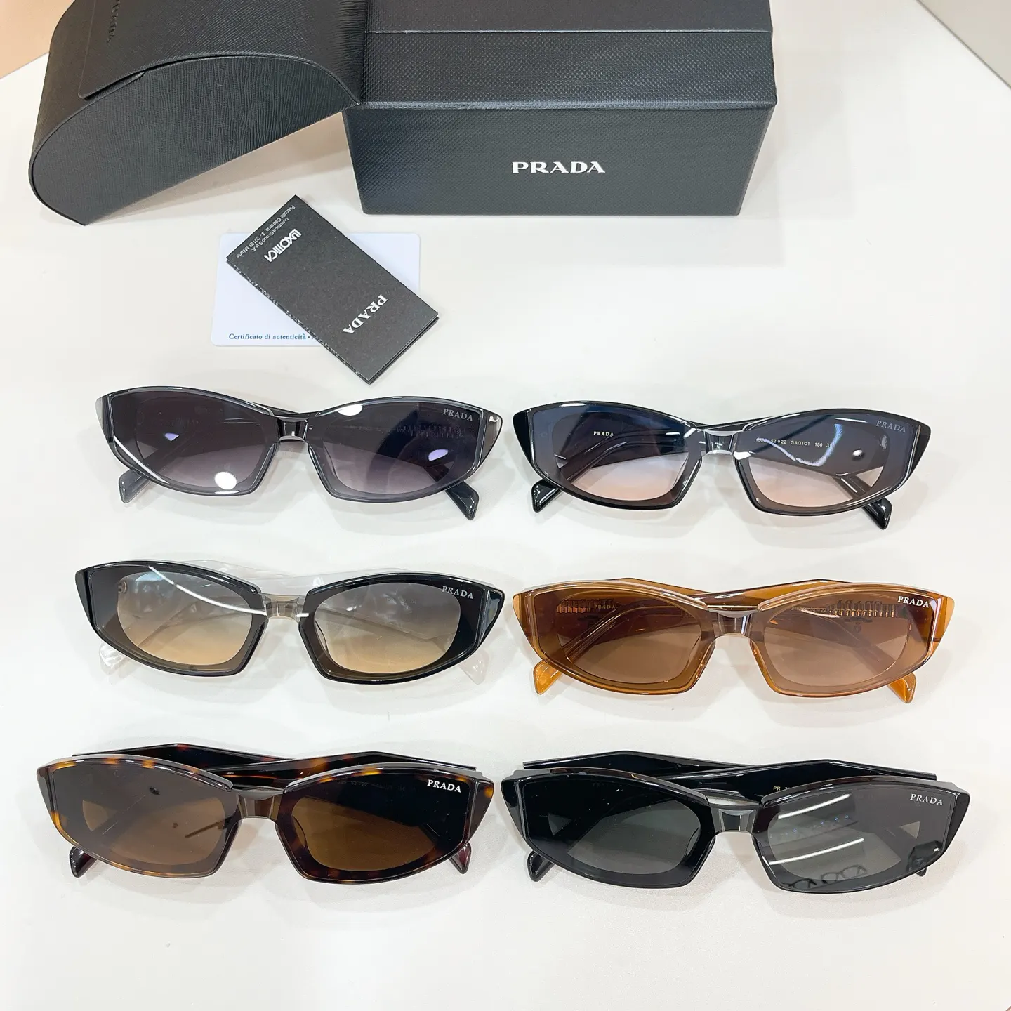 PRADA PR 2150S 太阳眼镜 时尚遮阳款