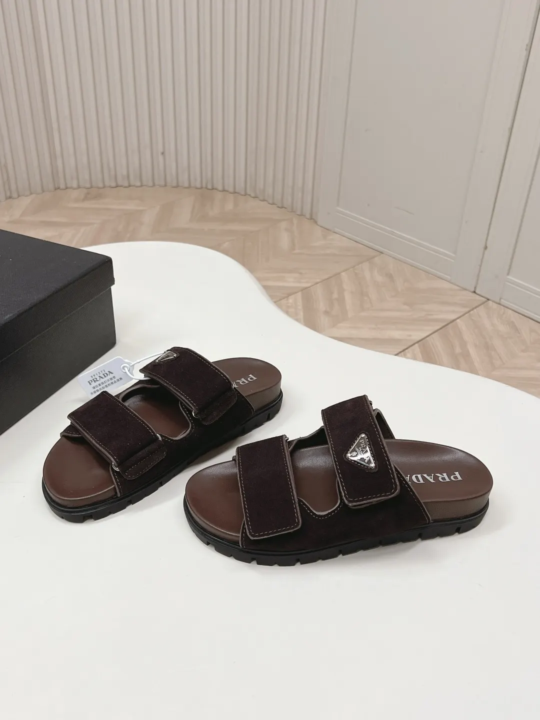 Prada 三角标 拖鞋 休闲凉拖
