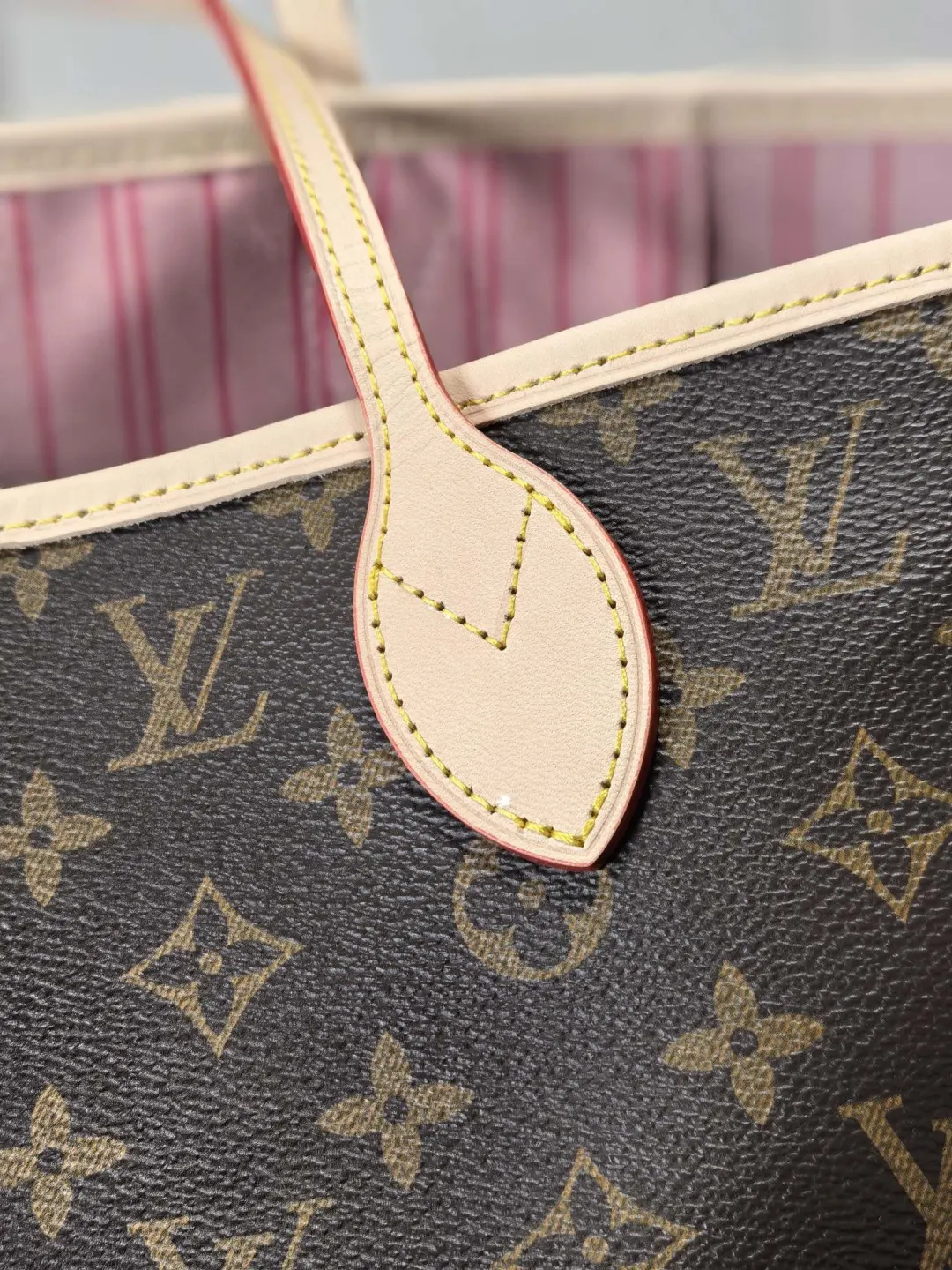 Neverfull 老花 帆布 手拿包 精致手拿款