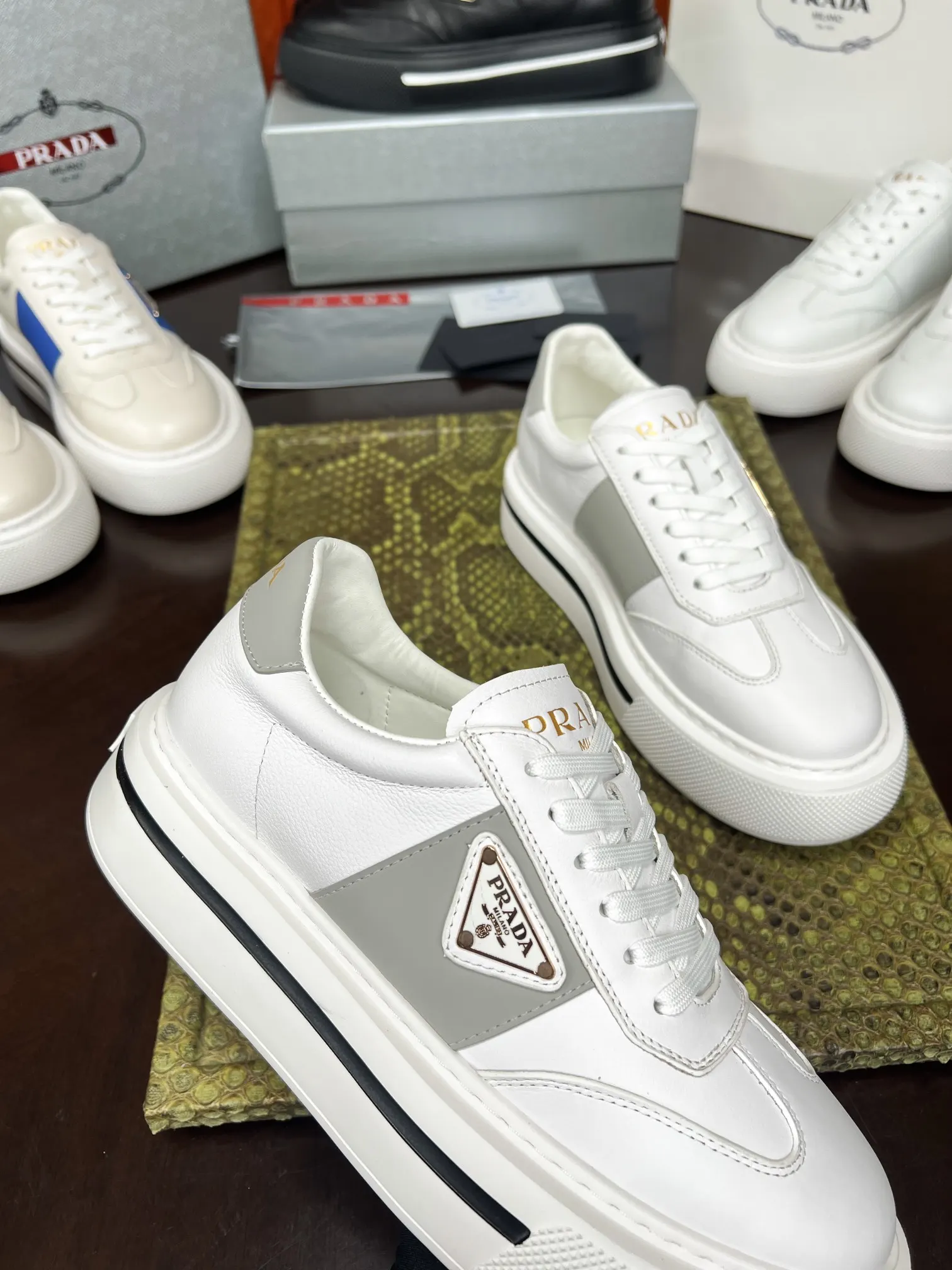 PRADA 牛皮 休闲鞋 舒适百搭款