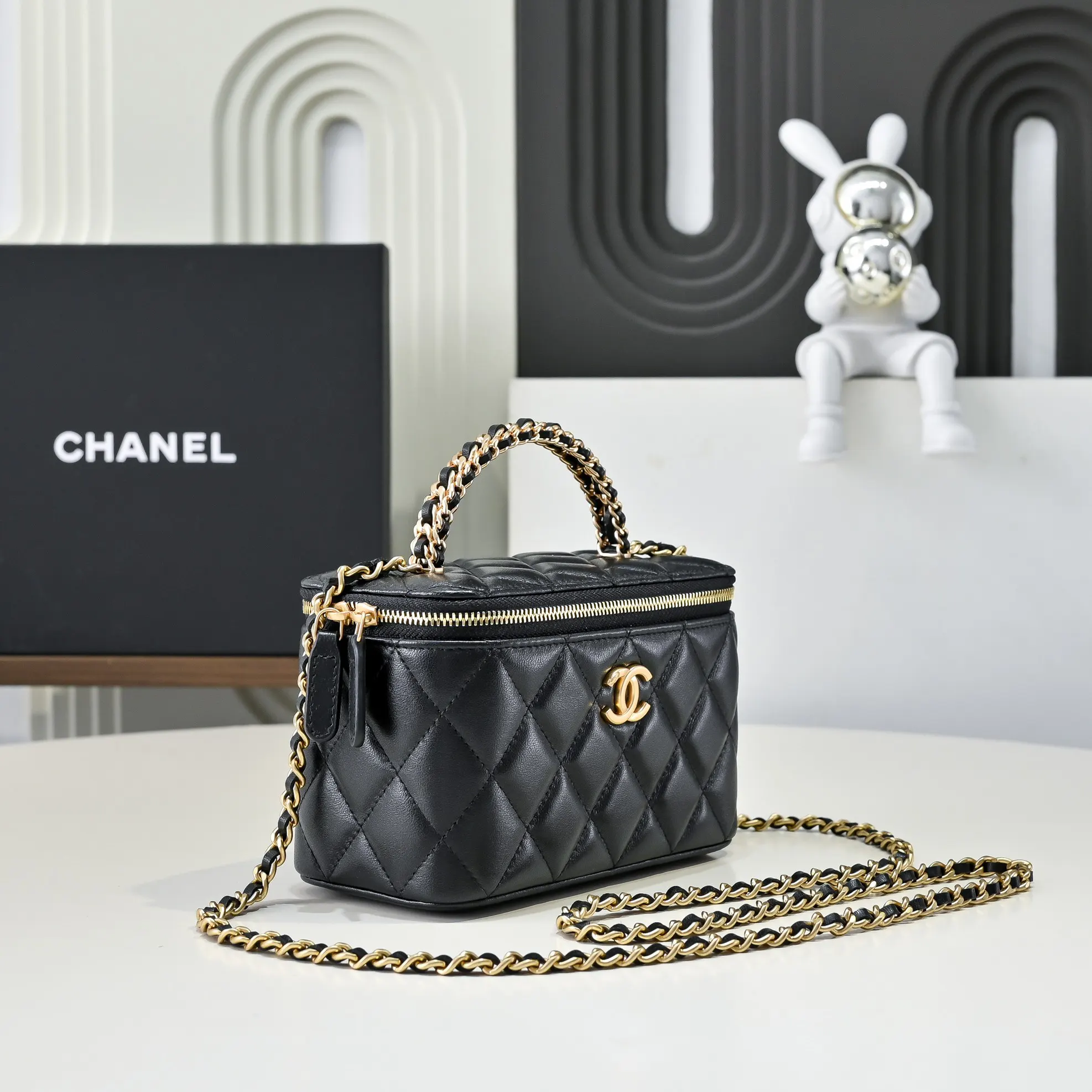 Chanel Cosmetic Pouch Vintage Fashion