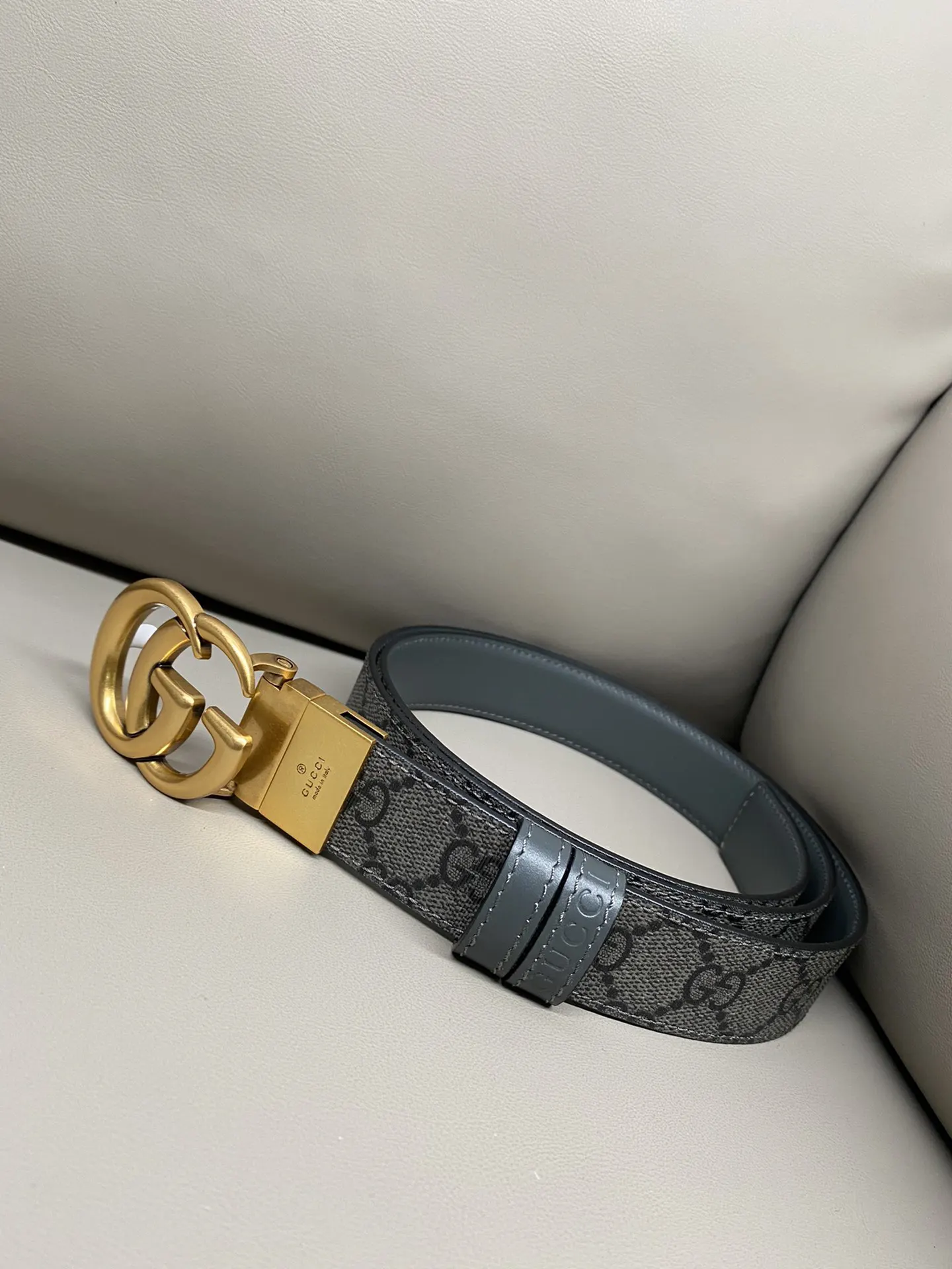 Gucci Marmont Double G Buckle Cowhide Sided Belt