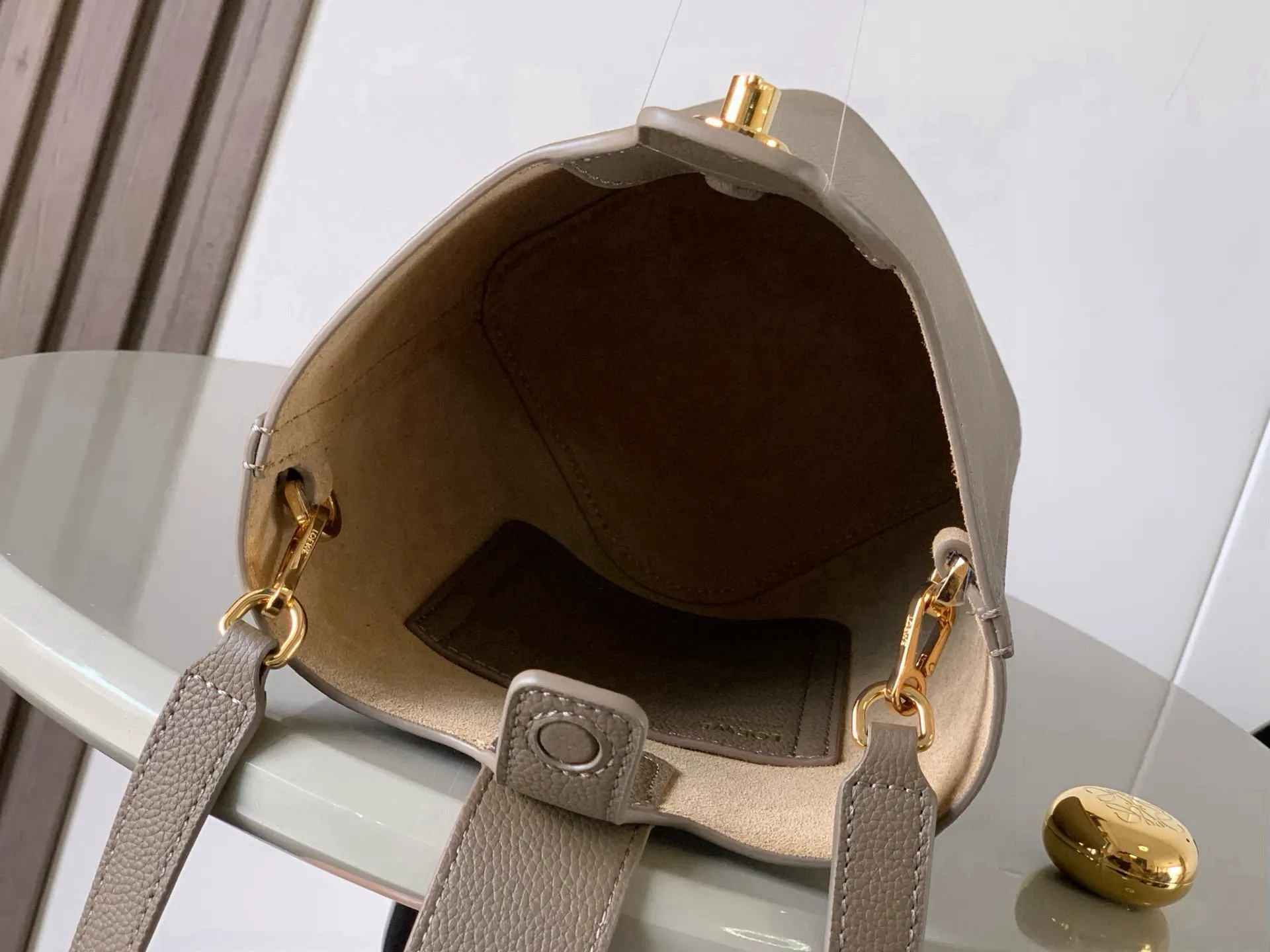 牛皮 迷你柔软粒面牛皮革 Pebble Bucket 水桶 水桶包 休闲水桶款