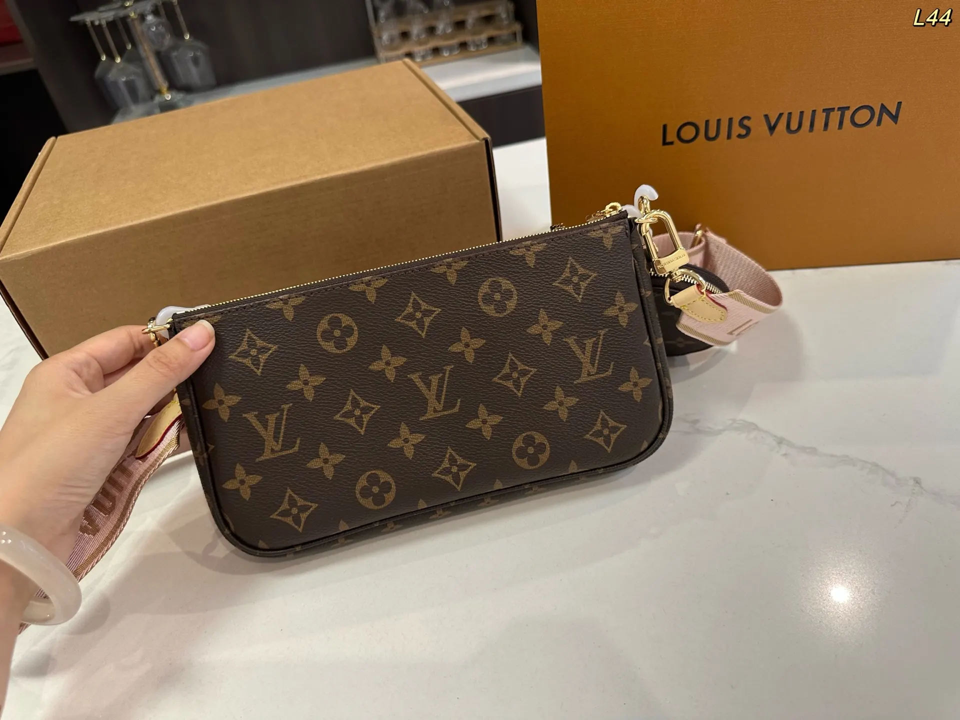 Louis Vuitton Chain Bag Image 9 Louis Vuitton Chain Bag Image 9