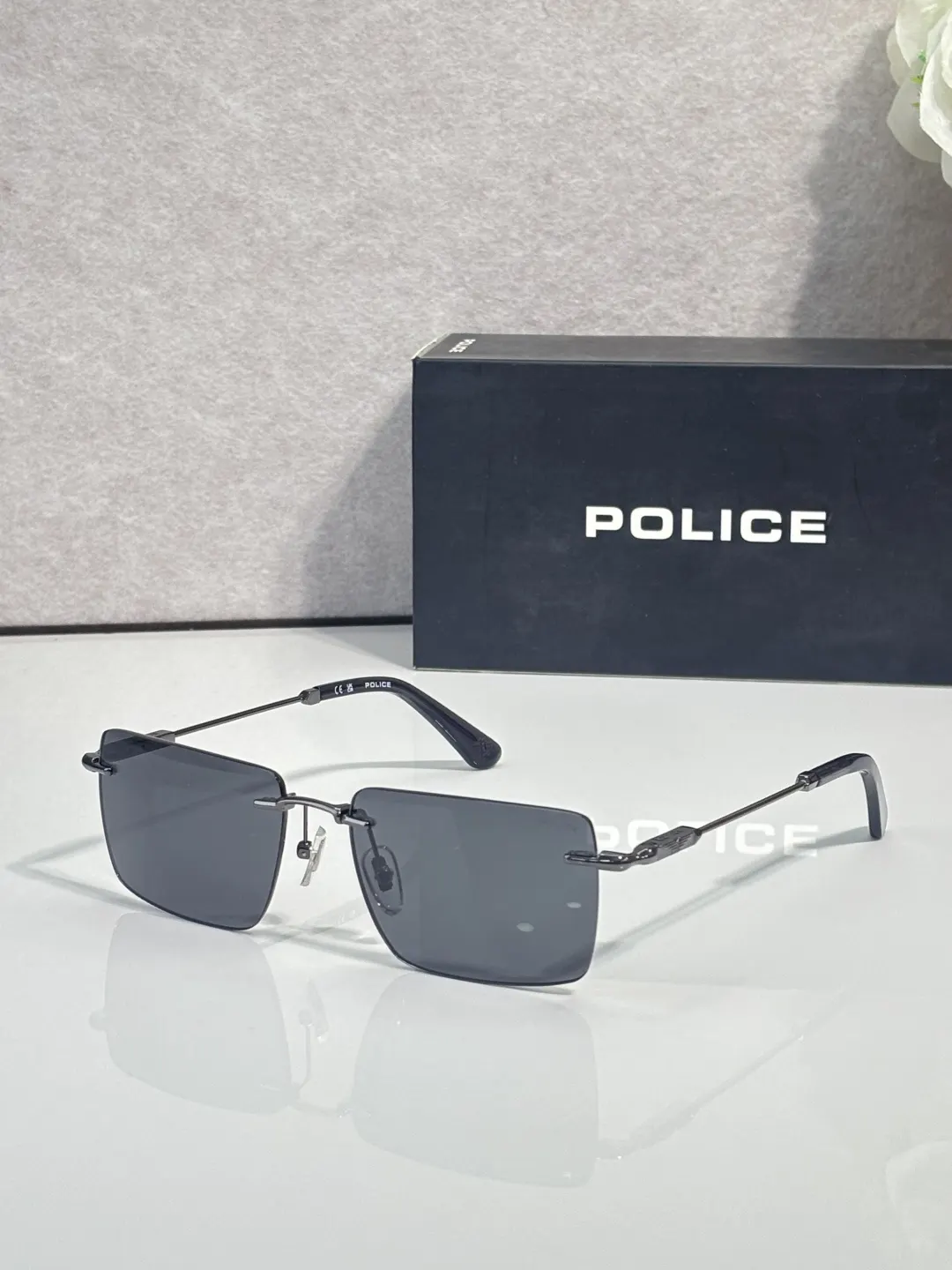 Police 墨镜 時尚防晒款