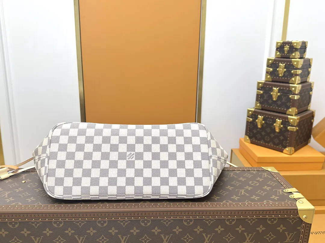 LV Neverfull 老花 帆布 手拿包 精致手拿款