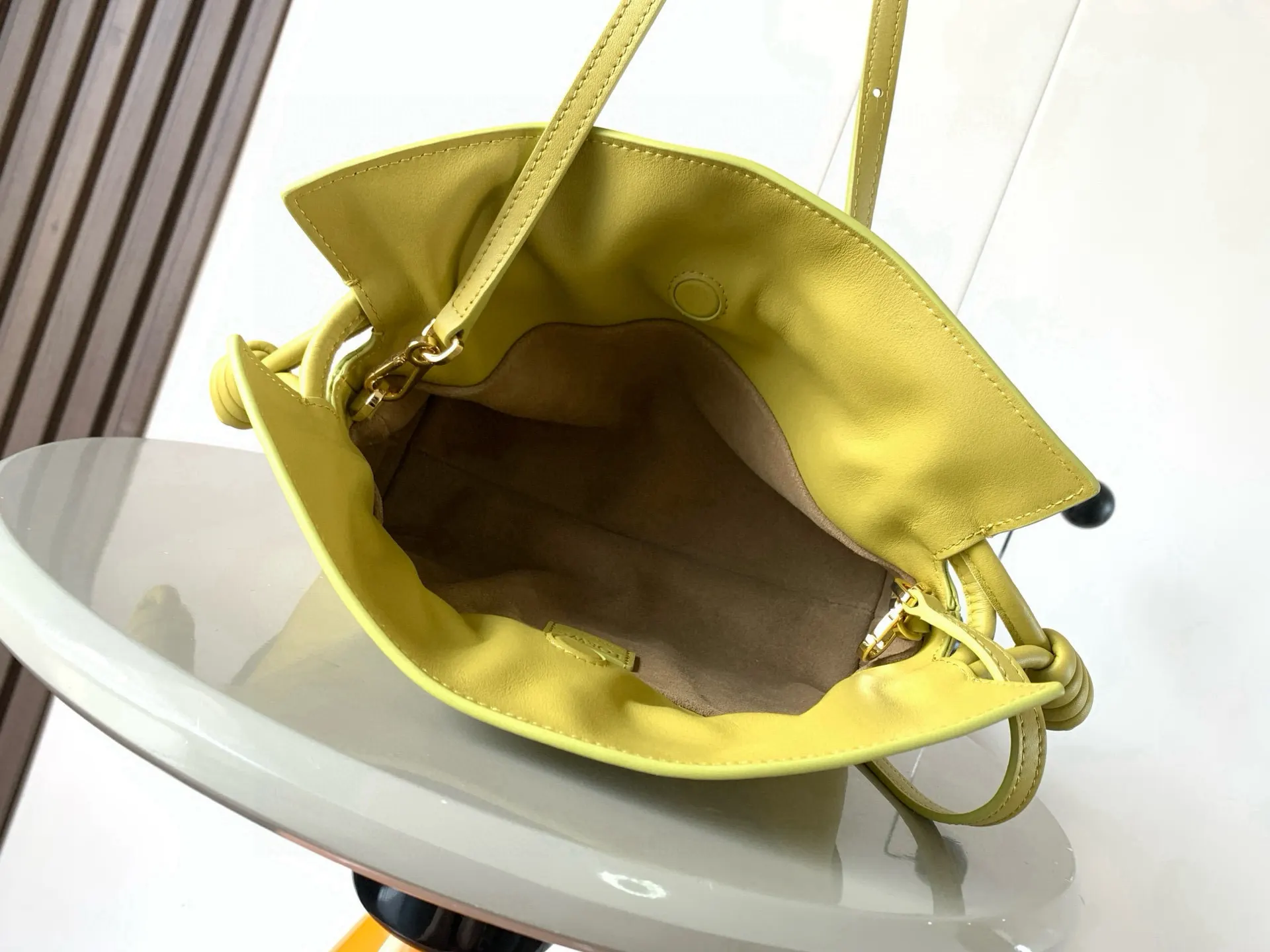 Loewe 黄色 小牛皮 托特包 大容量托特款