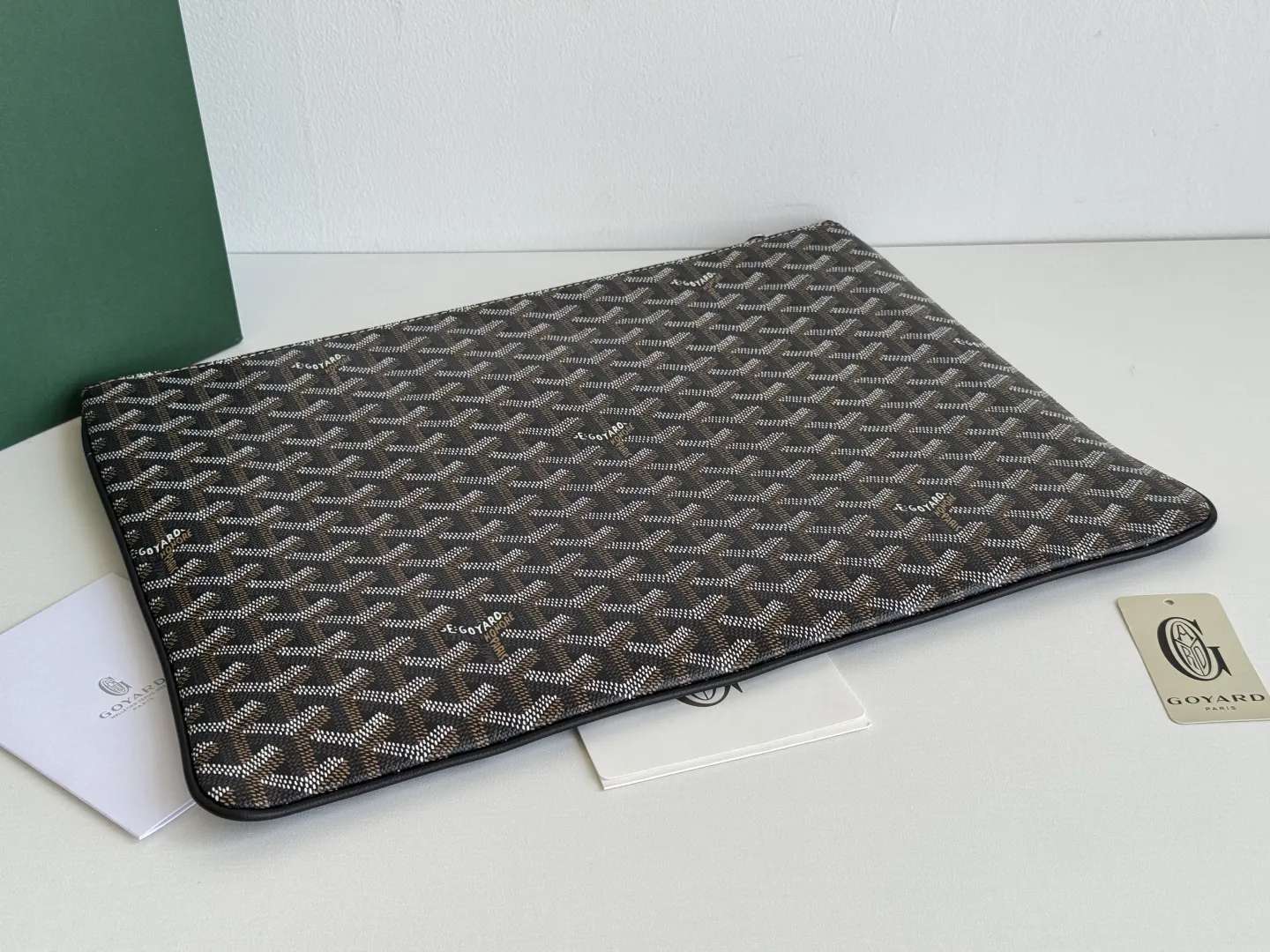 Goyard 牛皮 戈雅 手拿包MGM尺寸同A 纸大小 可用作 精致手拿款