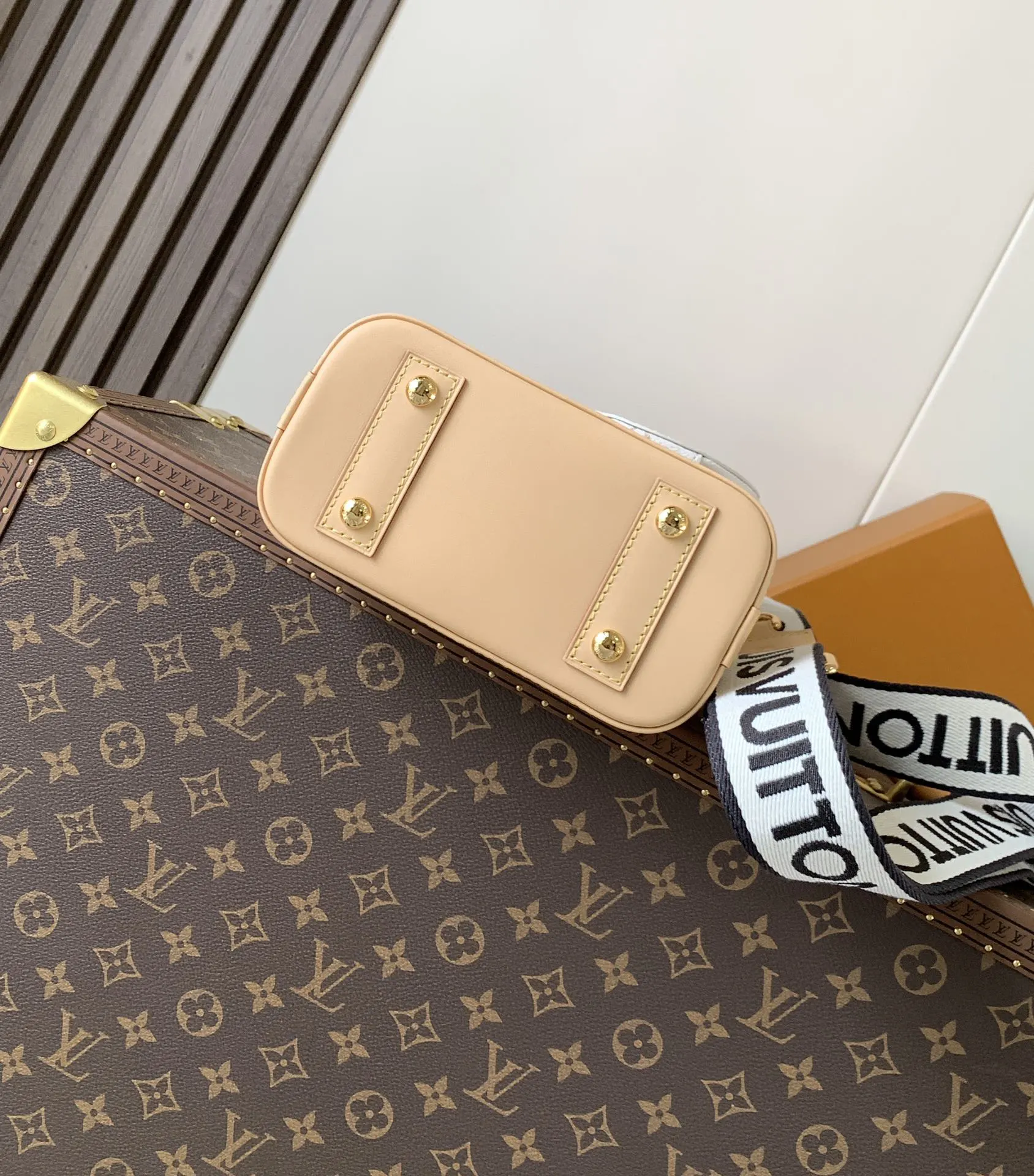 LV Alma 老花 牛皮 鏈條包 精致鏈條款