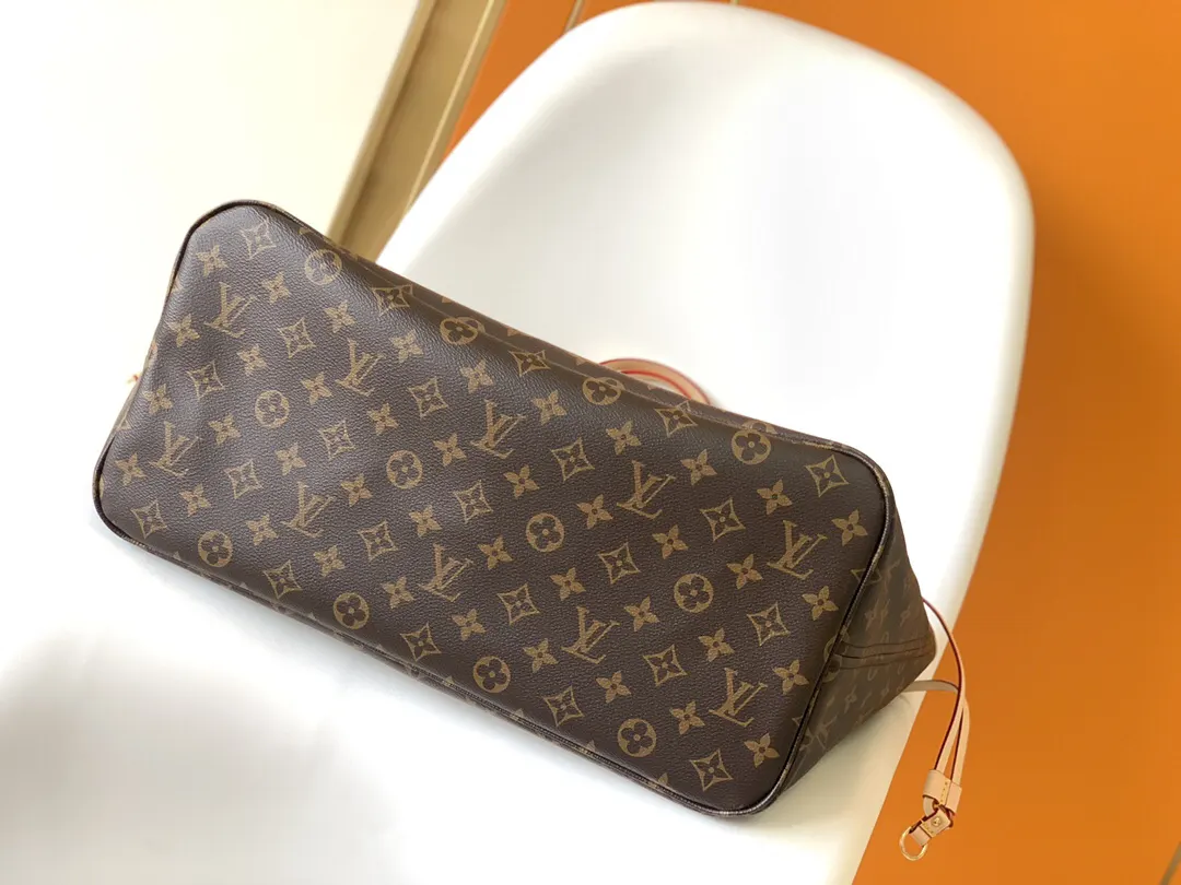 LV Neverfull 帆布 手拿包 精致手拿款
