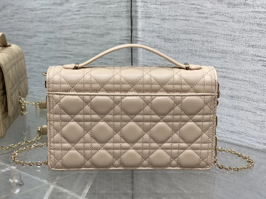 Dior Cannage Chain Handle Bag Image 4 Dior Cannage Chain Handle Bag Image 4