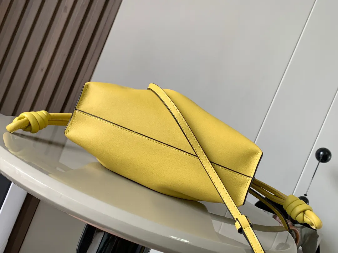 Loewe 黄色 小牛皮 托特包 大容量托特款