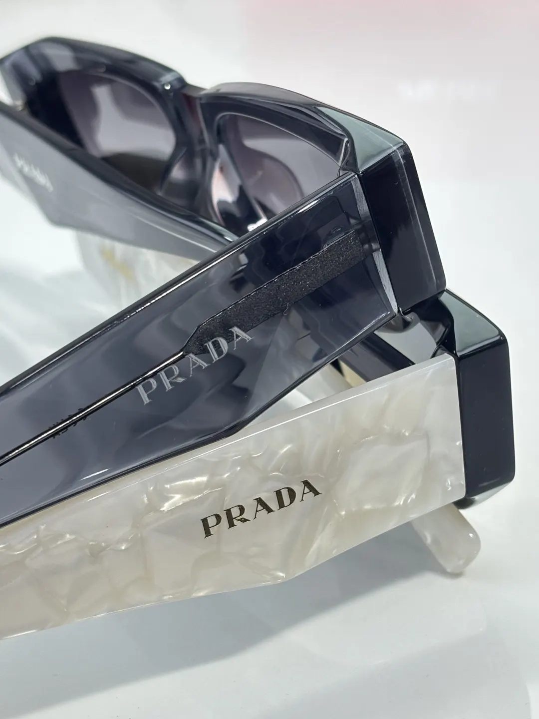 Prada 墨镜 時尚防晒款(數字9) Prada 墨镜 時尚防晒款(數字9)