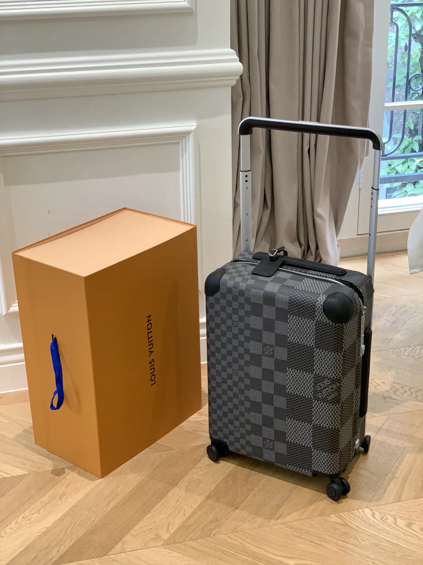 LV Horizon Damier Rolling Luggage Image 8 LV Horizon Damier Rolling Luggage Image 8