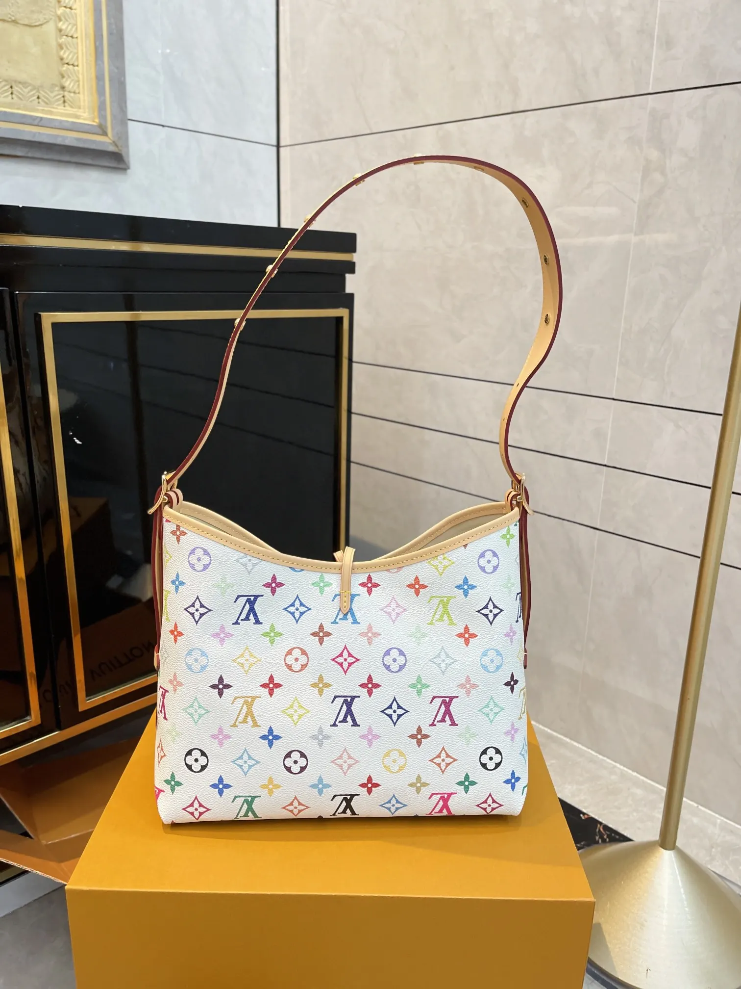 LV CarryAll 白色 金色 Mo腋下包 復古腋下背款