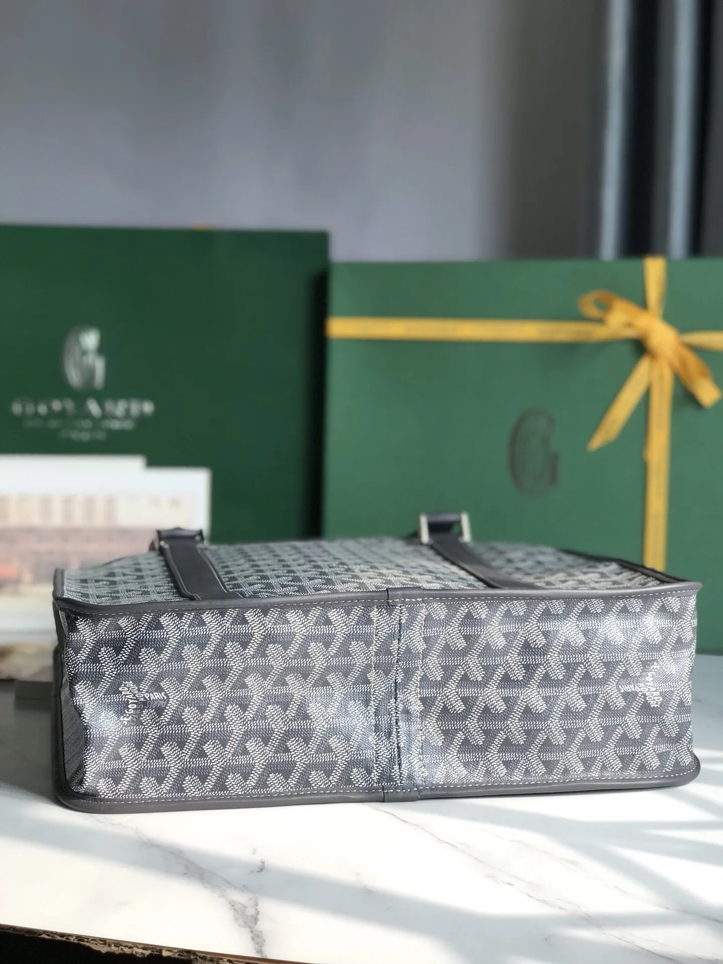 Goyard 皮革 Bourgogne竖款公文包 重新演绎了 商務通勤款