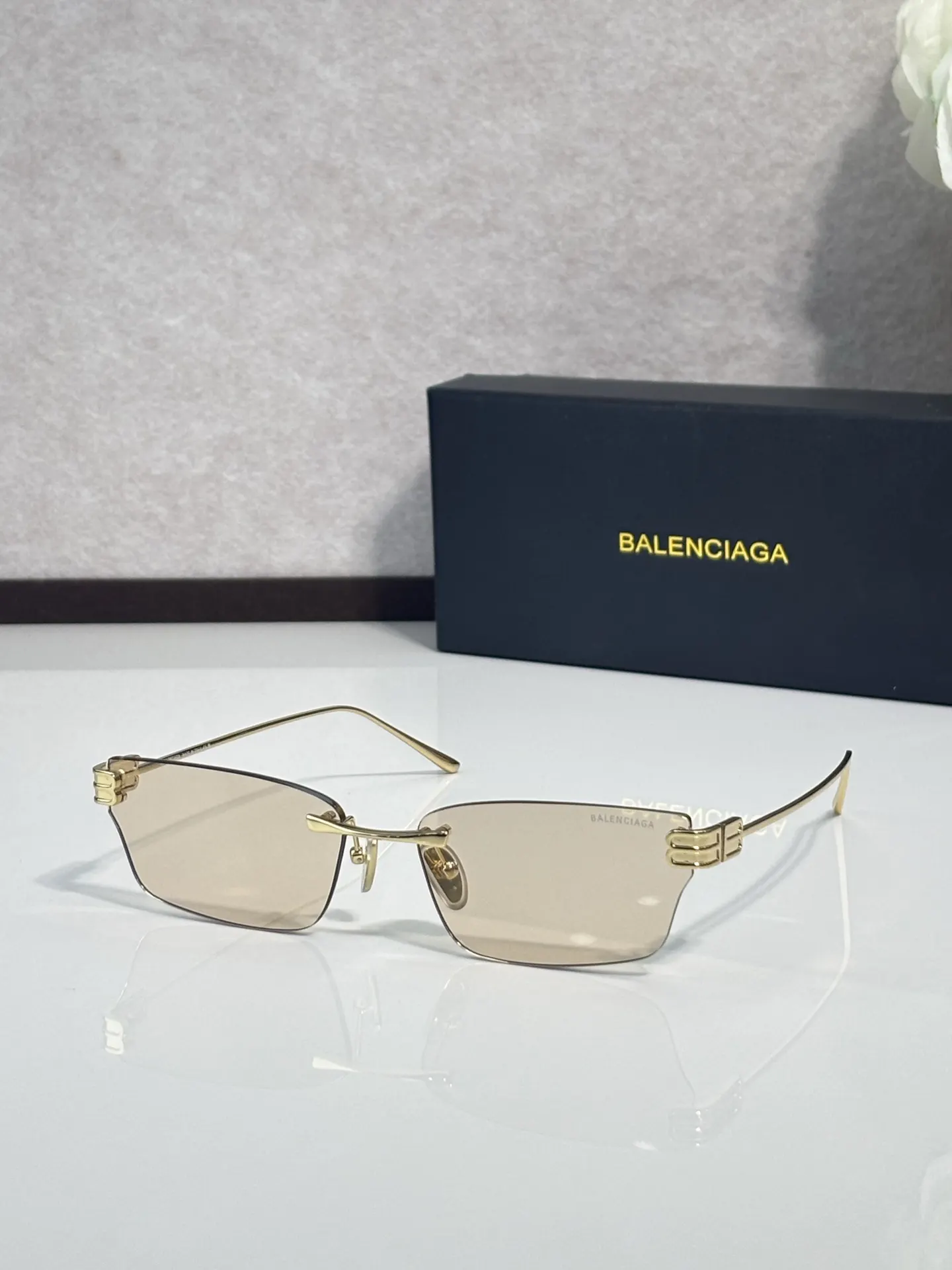 Balenciaga BB0487S 太阳镜
