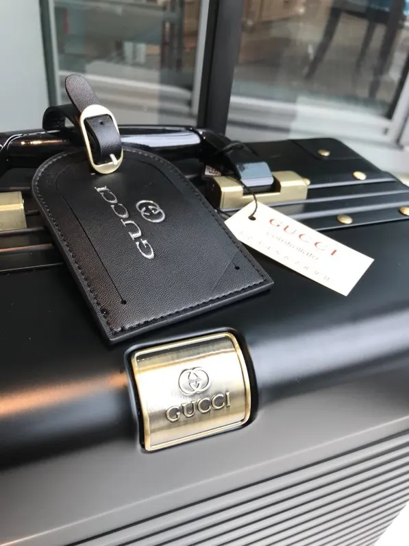 GUCCl全鋁镁合金登机箱 仅供出囗的 比官方抢 行李箱 旅行拉杆款 輕便出行款