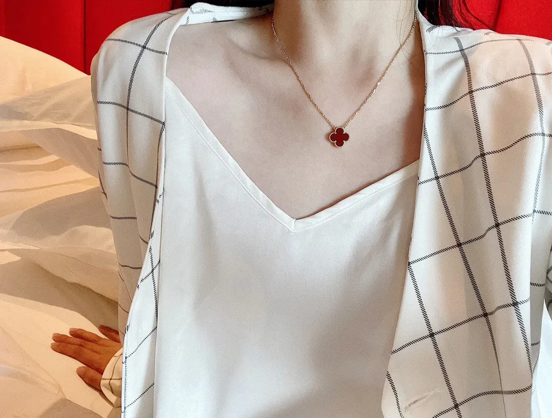 Van Cleef 四叶草 项链 精致锁骨链款 款2