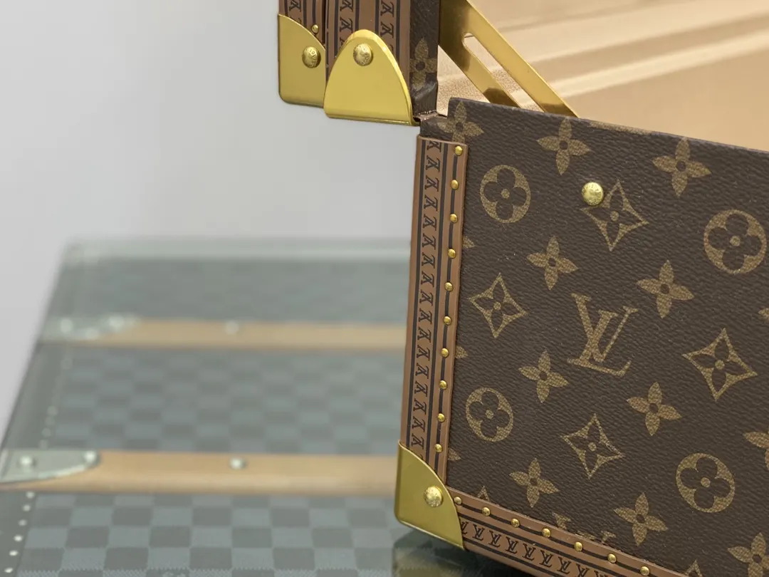 Louis Vuitton Gold Suitcase Travel Lightweight Canvas Image 9 Louis Vuitton Gold Suitcase Travel Lightweight Canvas Image 9