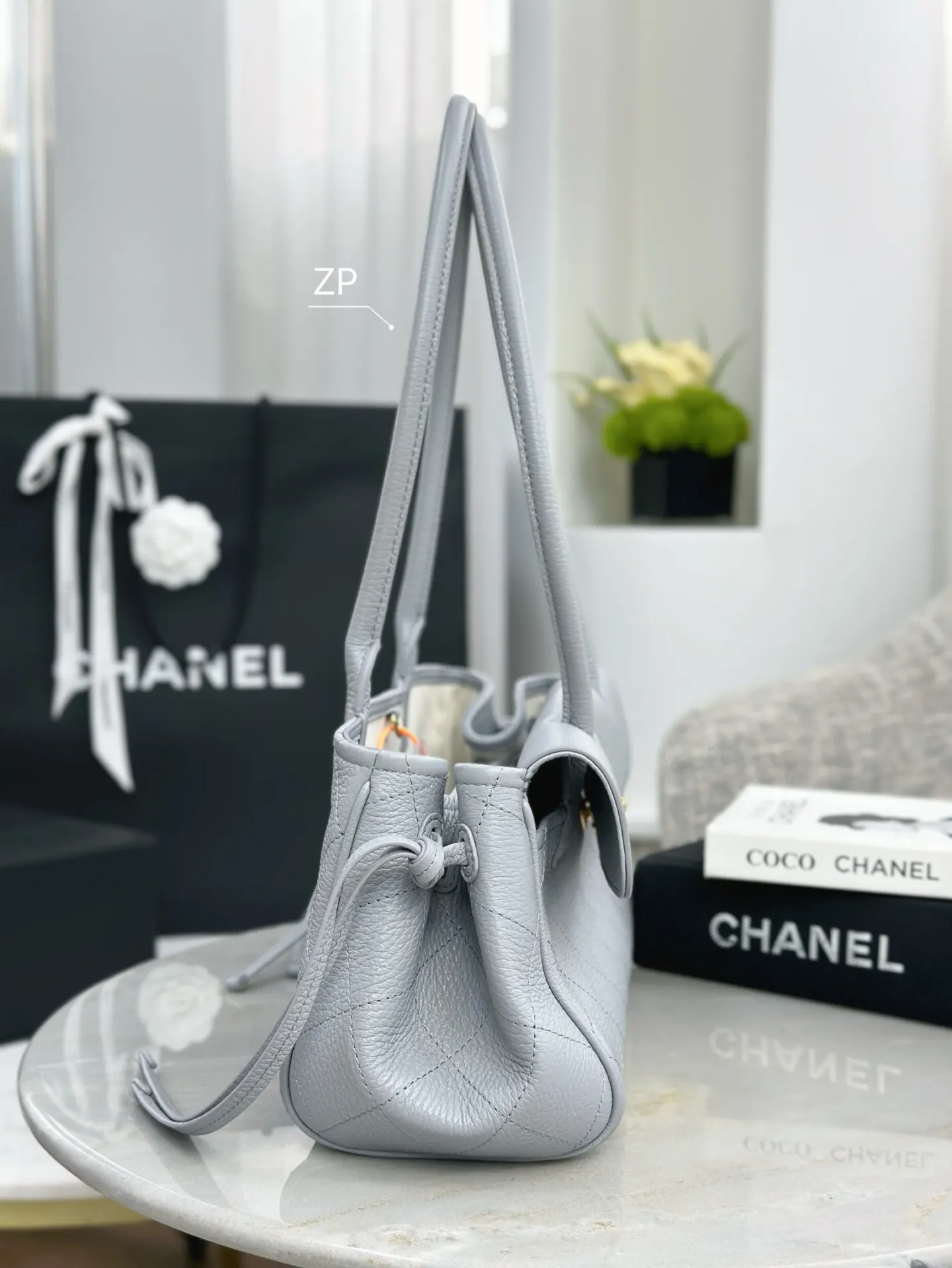 Chanel Cowhide Tote Shopping Bag Hand Held Shoulder Image 4 Chanel Cowhide Tote Shopping Bag Hand Held Shoulder Image 4