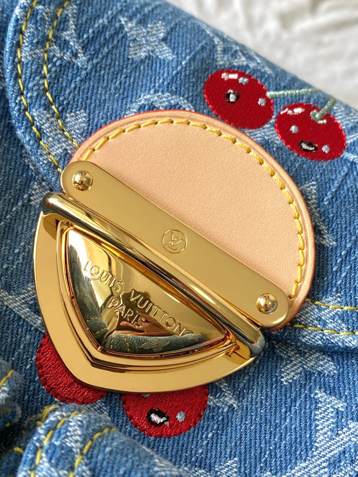 LV 牛仔 丹宁 Mo双肩包 实用双肩款