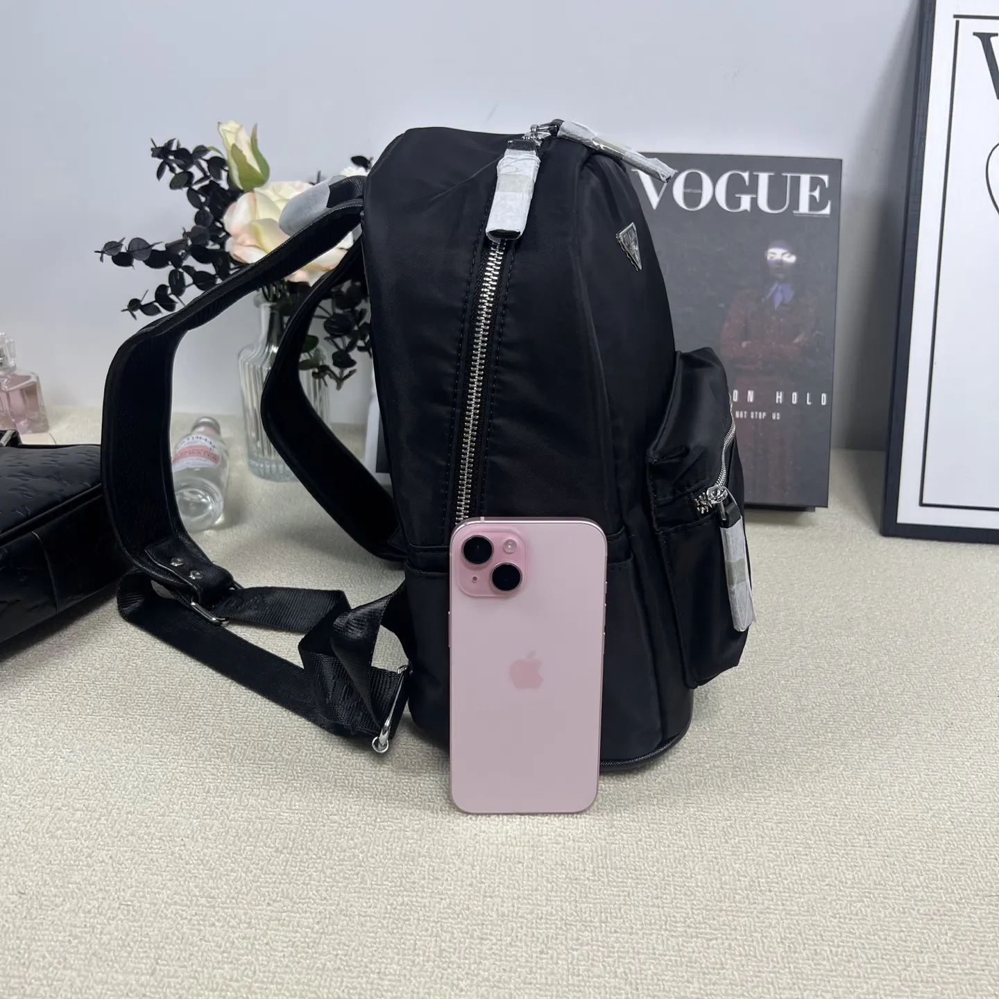 Prada 黑色 双肩包 实用双肩款