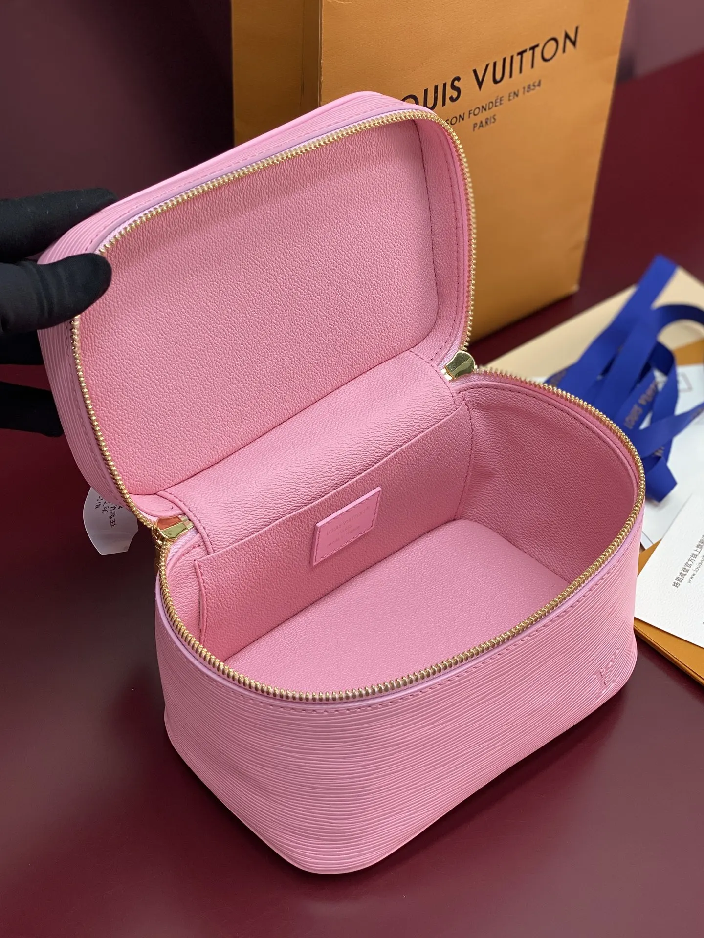 LV 粉色 皮革 批 粉色 中号 化妝包 便携收納款