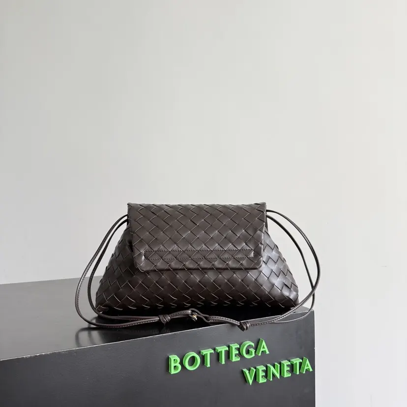 Bottega Veneta 皮革 手拿包 精致手拿款