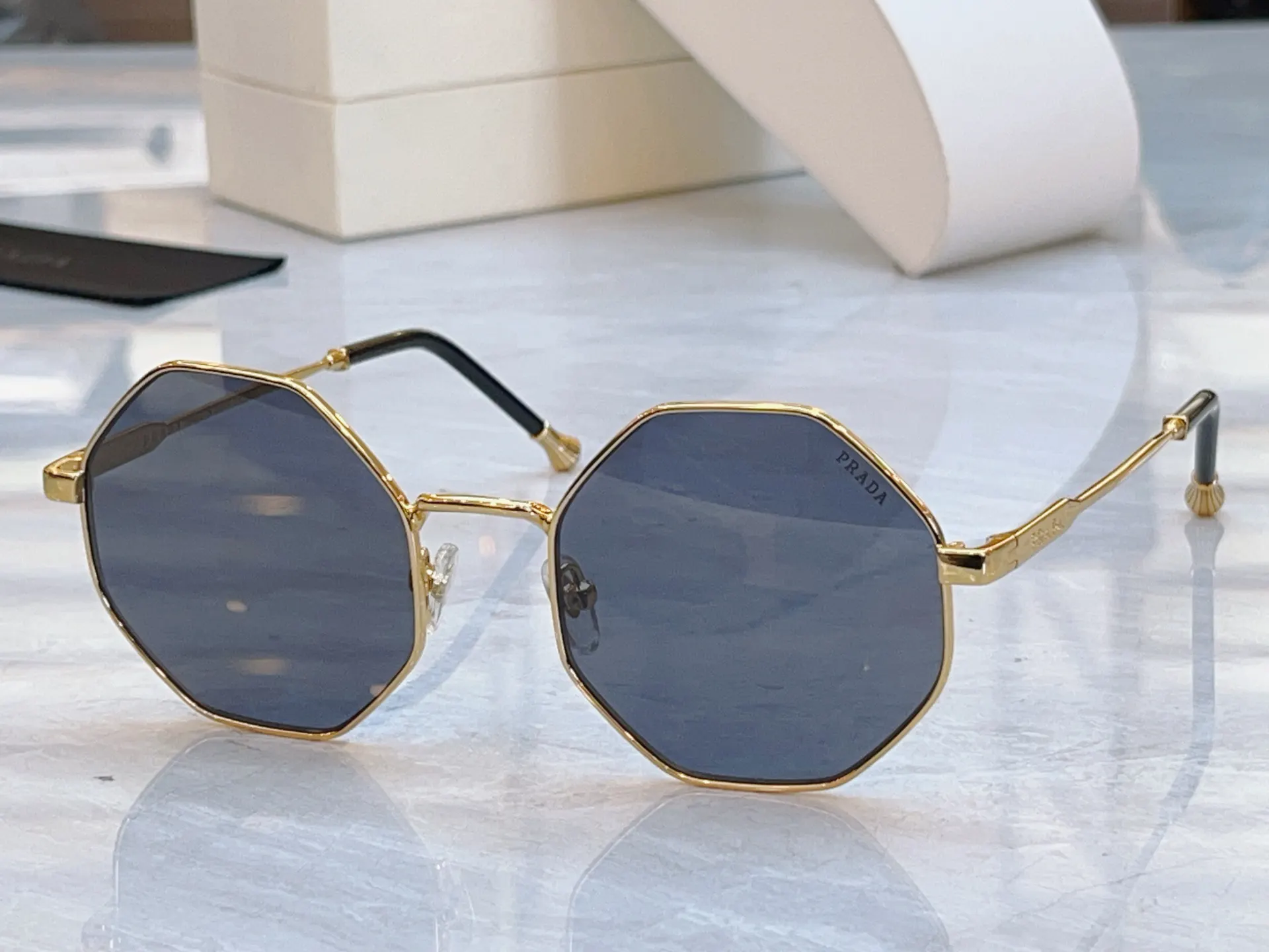 Prada OPR33F 太阳眼镜 時尚遮阳 太陽鏡