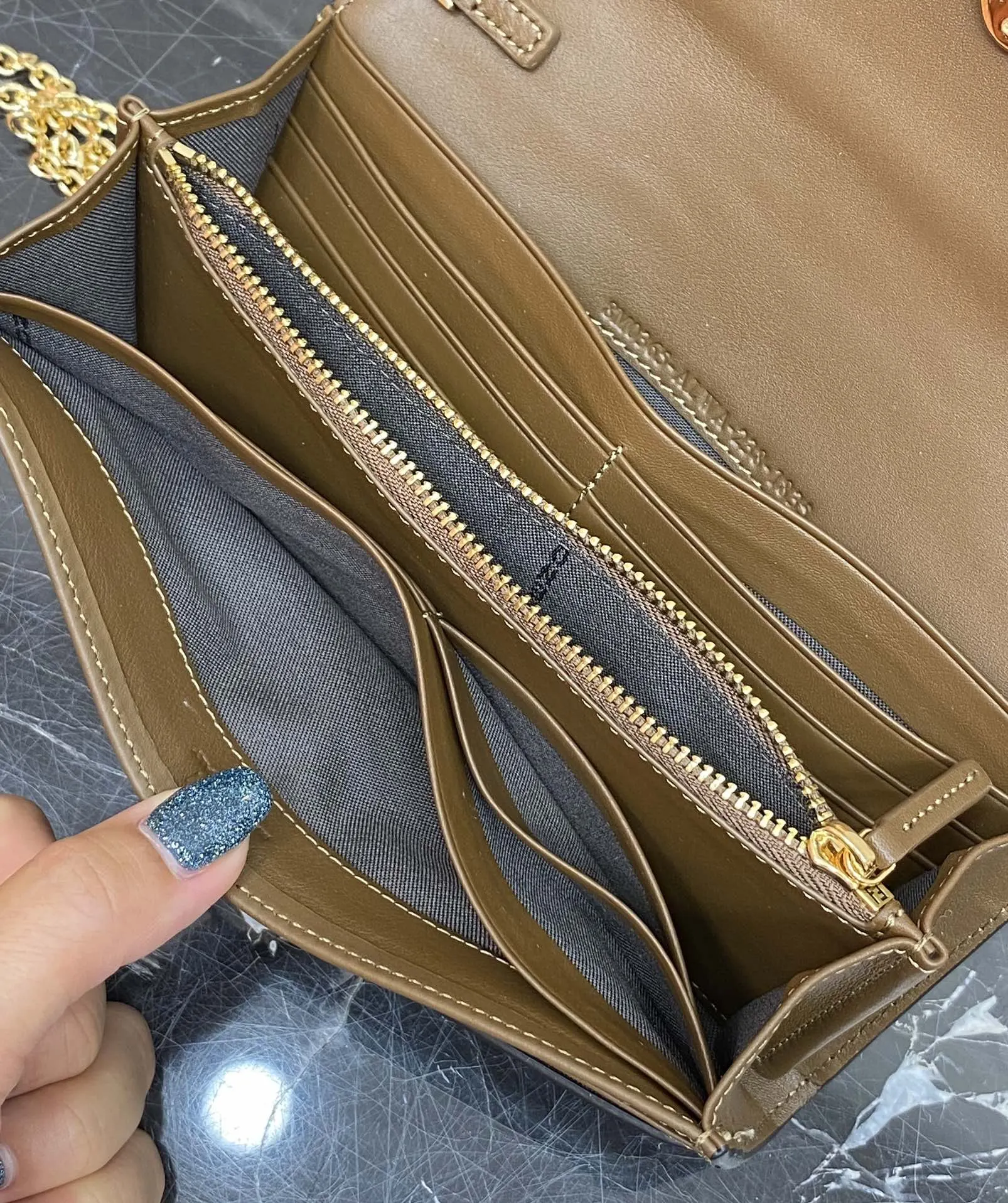 Fendi 卡其色 牛皮 链条包 精选款